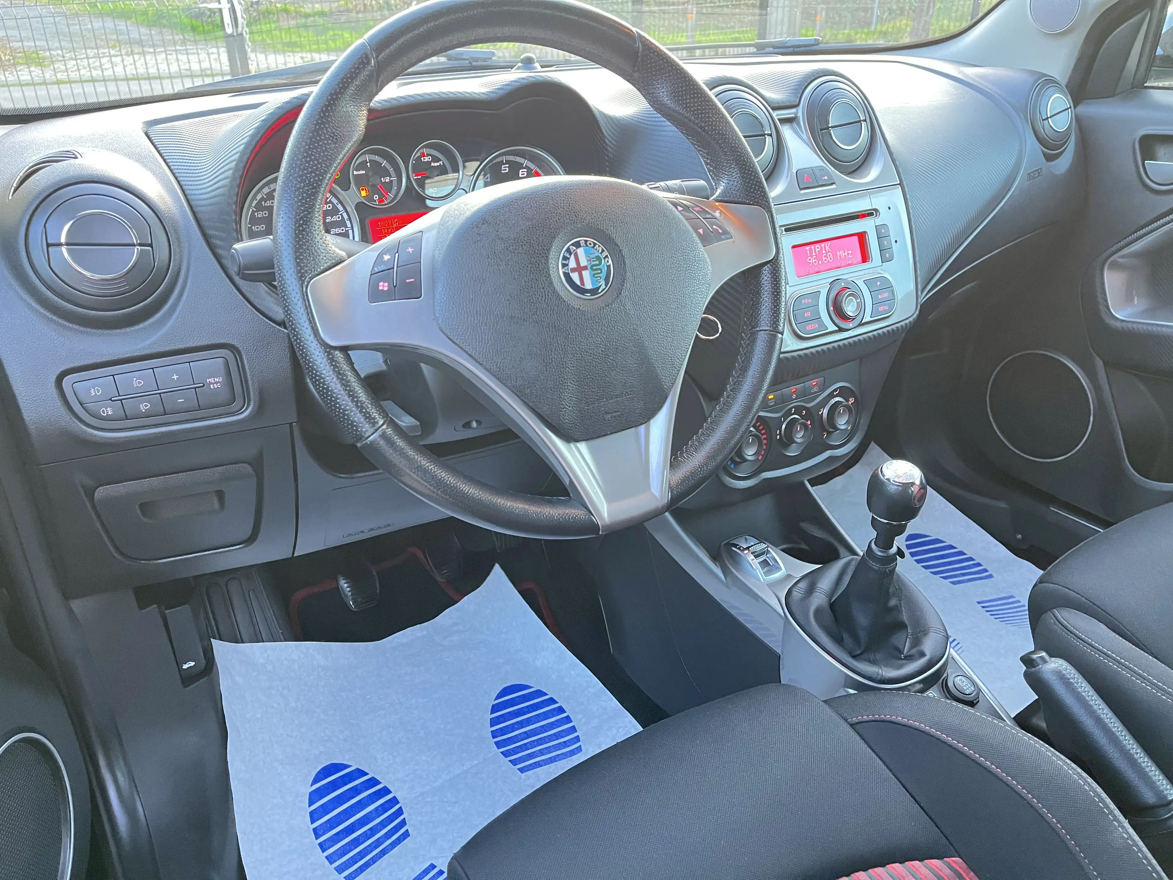 Alfa Romeo MiTo Mito 1.4i TURISMO SPORT GARANTIE 12 MOIS — photo 11