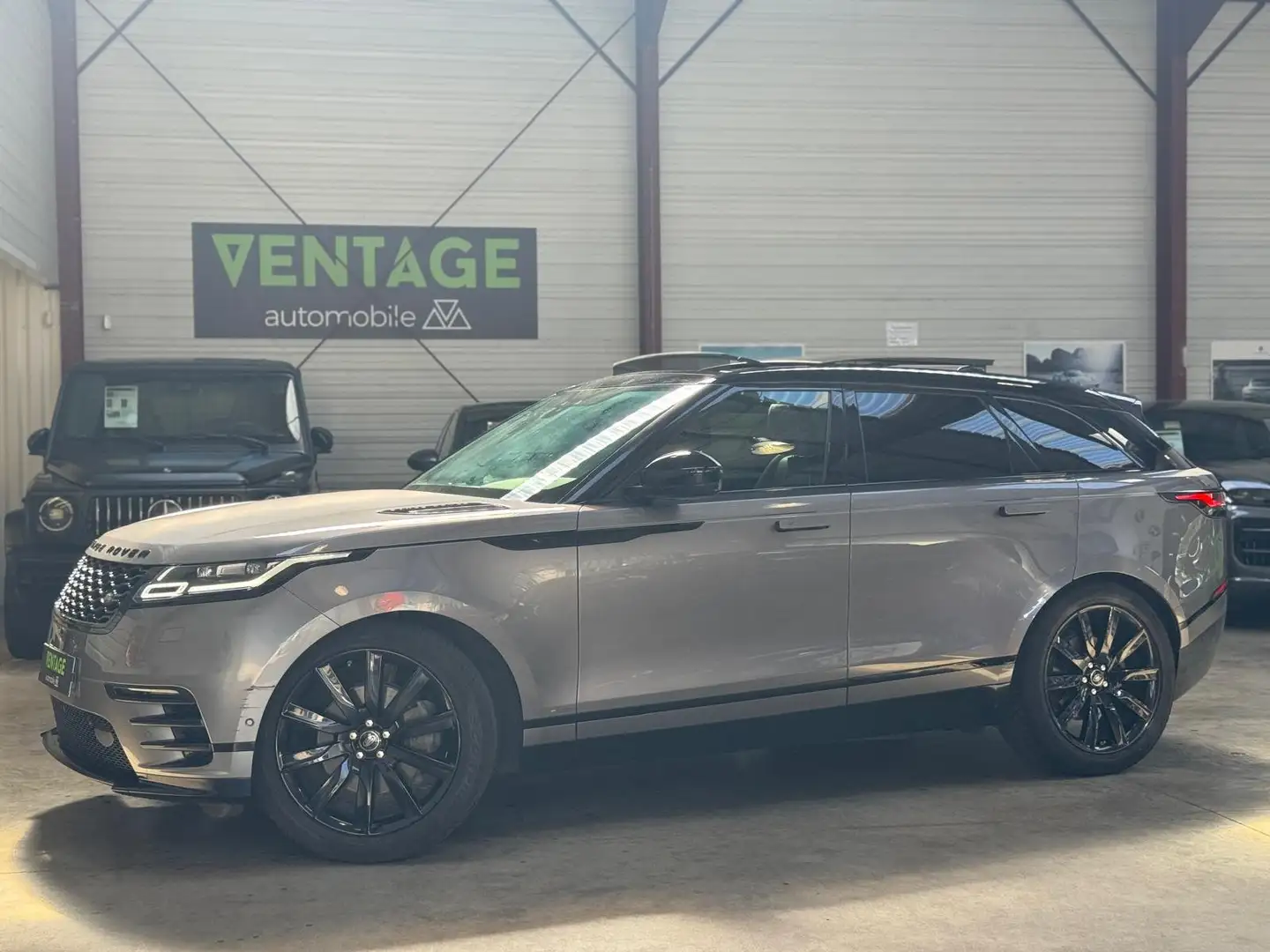 Land Rover Range Rover Velar Range Rover Velar 3.0L D300 BVA SE R-Dynamic Grau - 1