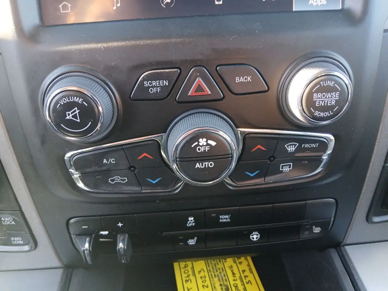 RAM 1500 снимка RAM 1500