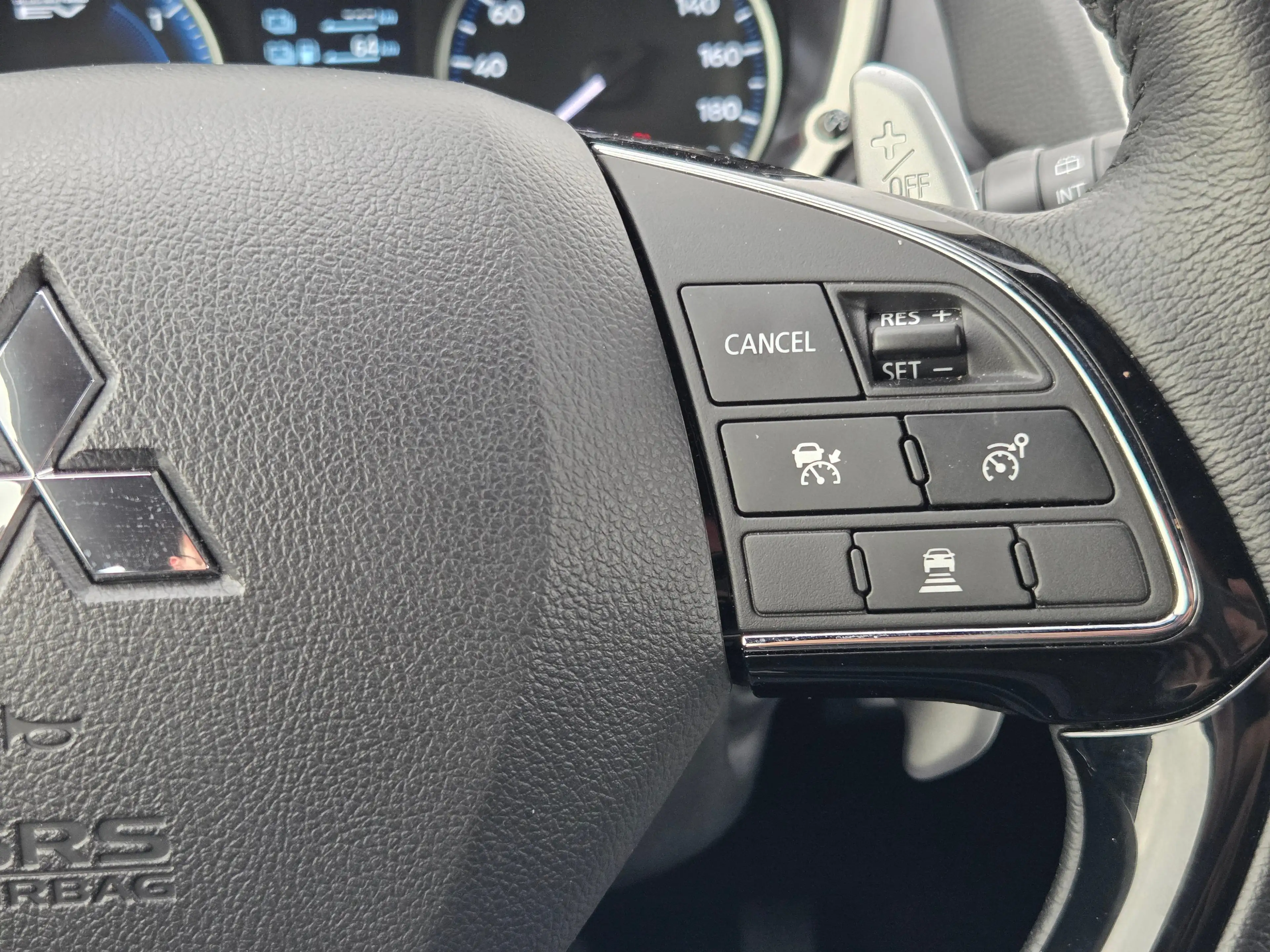 Mitsubishi Eclipse Cross 2.4 PHEV Exectutive Adaptive cruise control / appl — photo 26