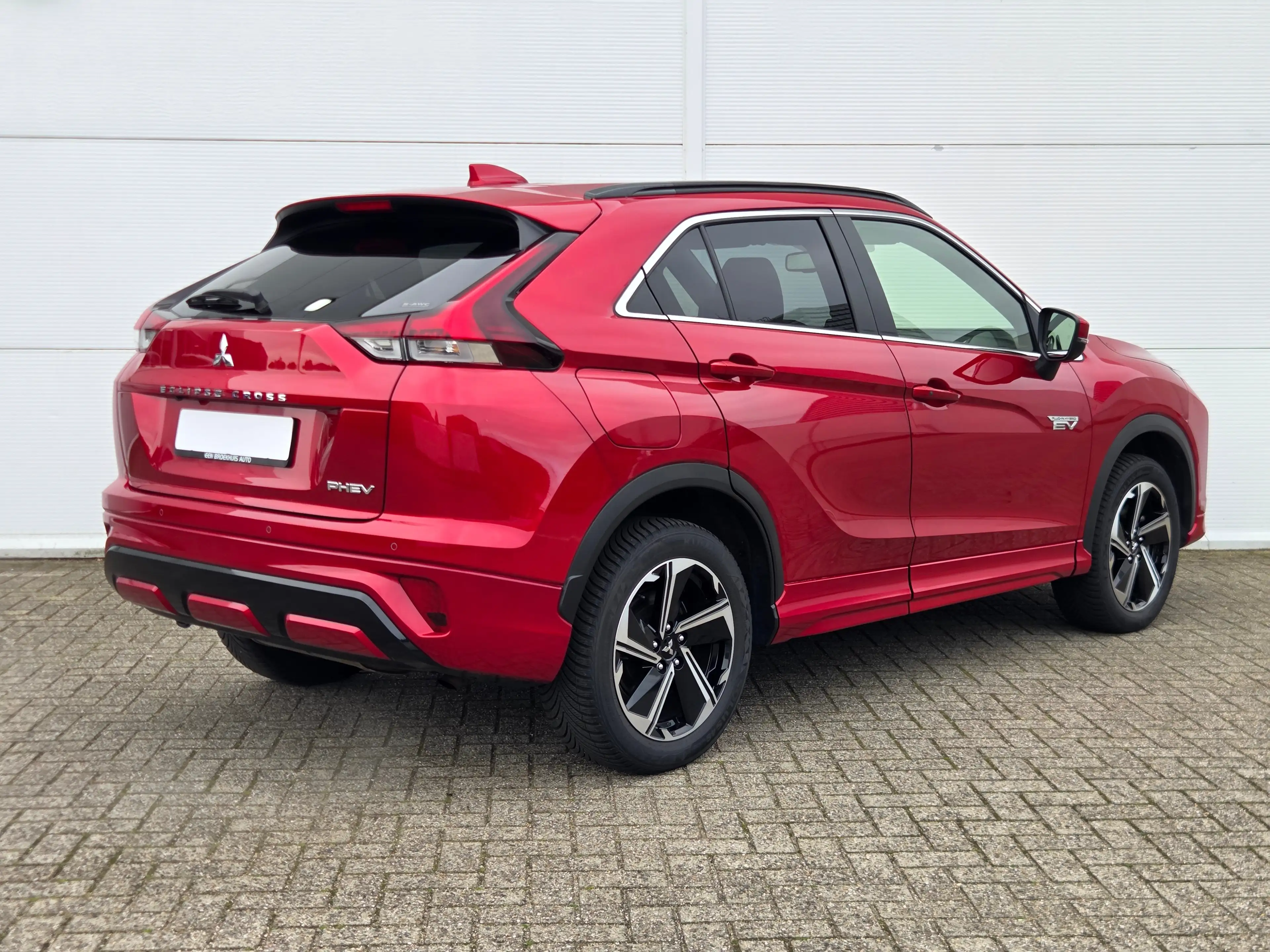 Mitsubishi Eclipse Cross 2.4 PHEV Exectutive Adaptive cruise control / appl — photo 3