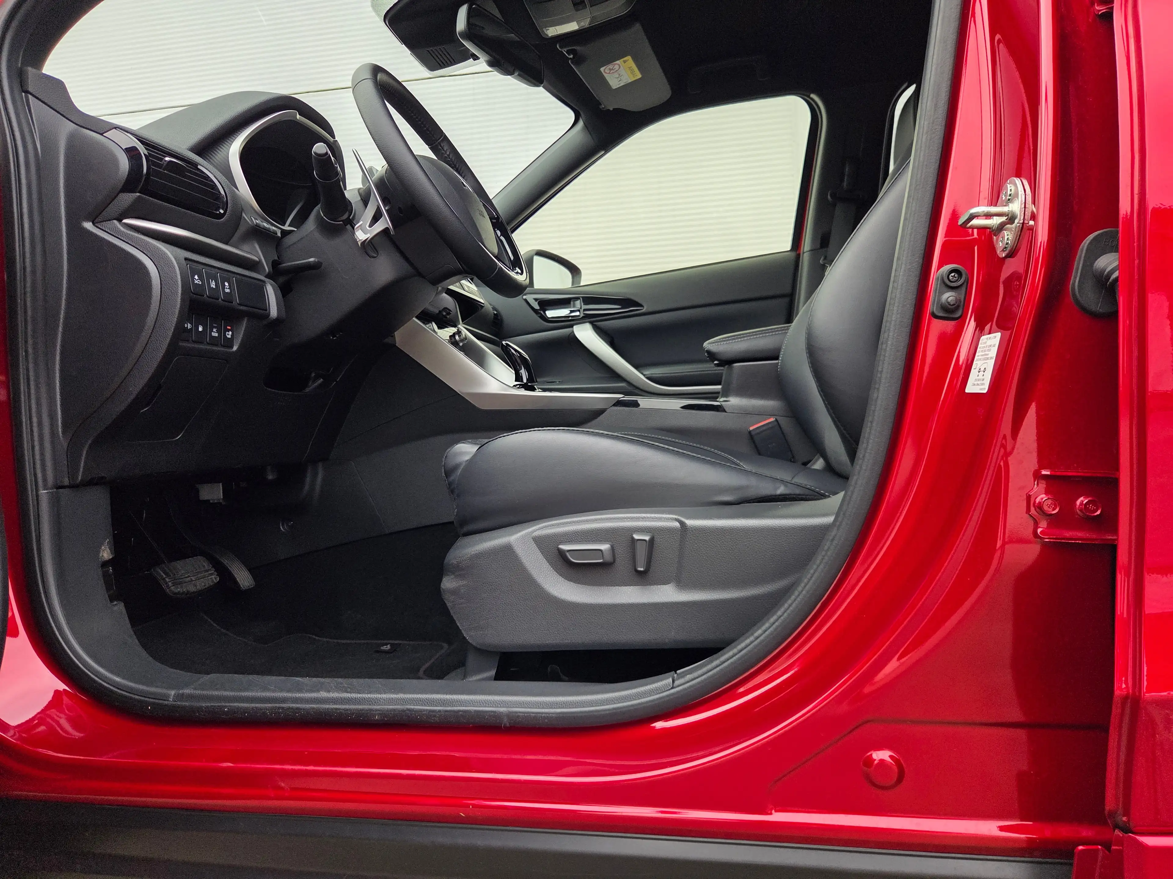 Mitsubishi Eclipse Cross 2.4 PHEV Exectutive Adaptive cruise control / appl — photo 43