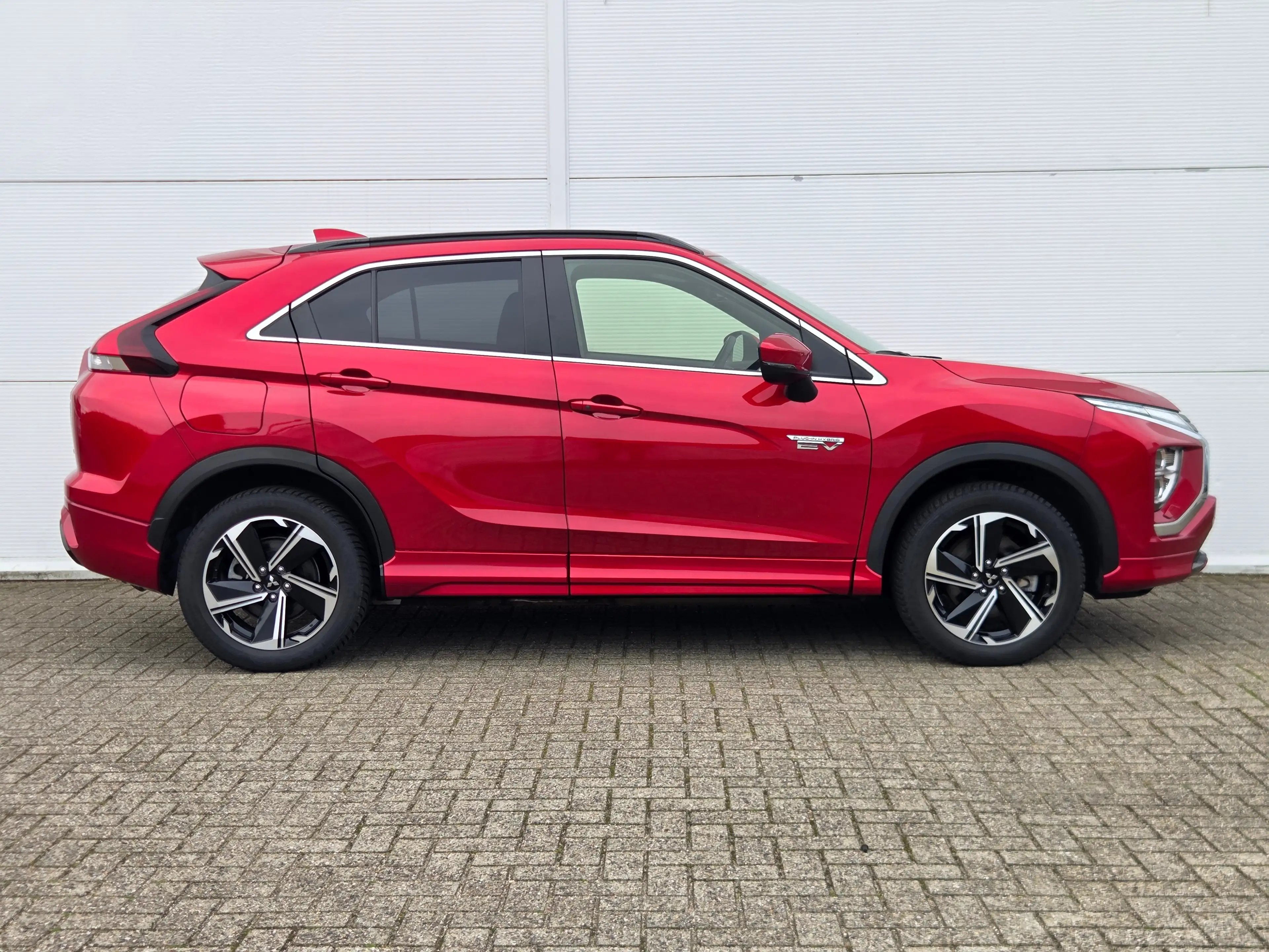 Mitsubishi Eclipse Cross 2.4 PHEV Exectutive Adaptive cruise control / appl — photo 2