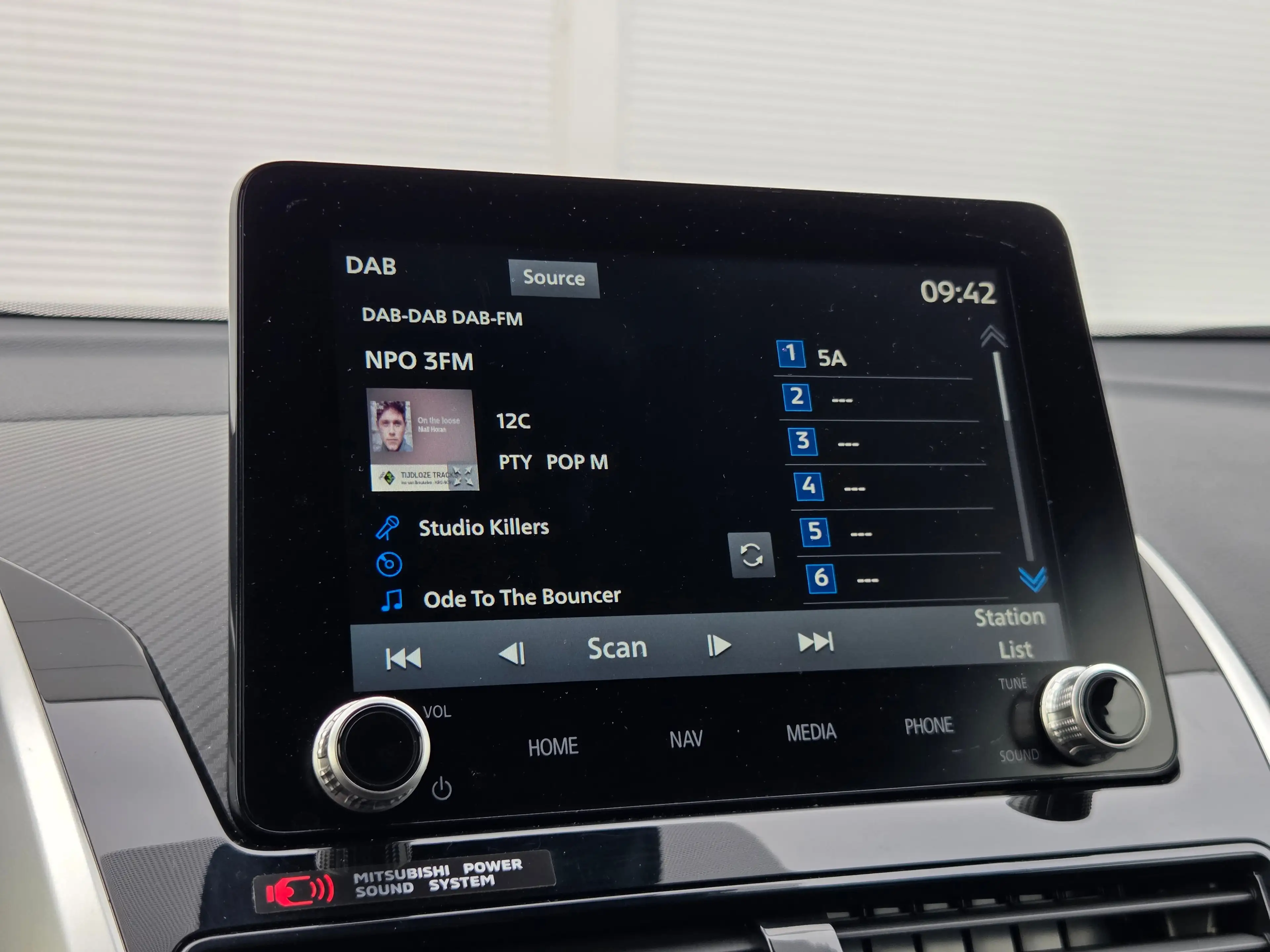 Mitsubishi Eclipse Cross 2.4 PHEV Exectutive Adaptive cruise control / appl — photo 15