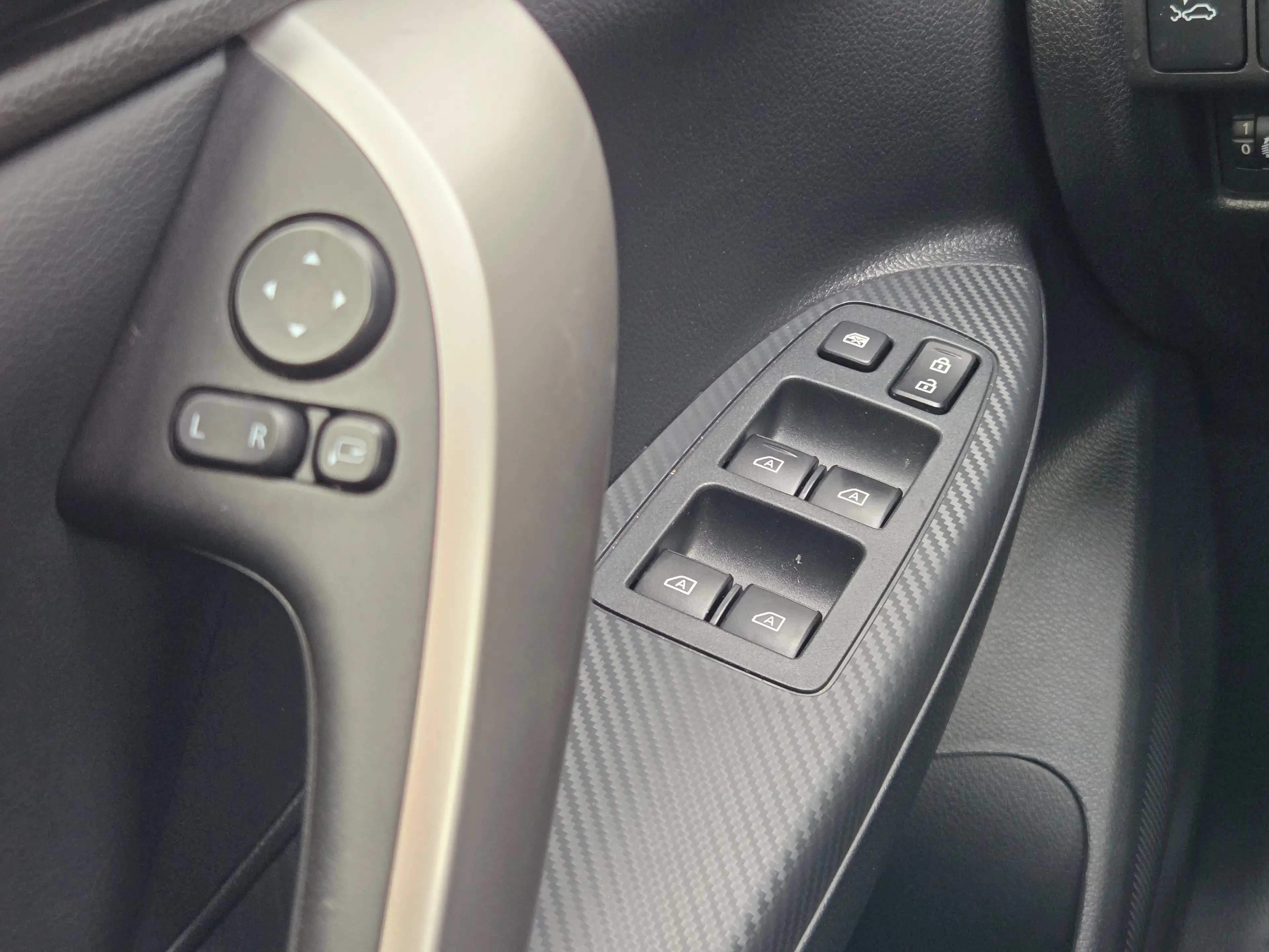 Mitsubishi Eclipse Cross 2.4 PHEV Exectutive Adaptive cruise control / appl — photo 30