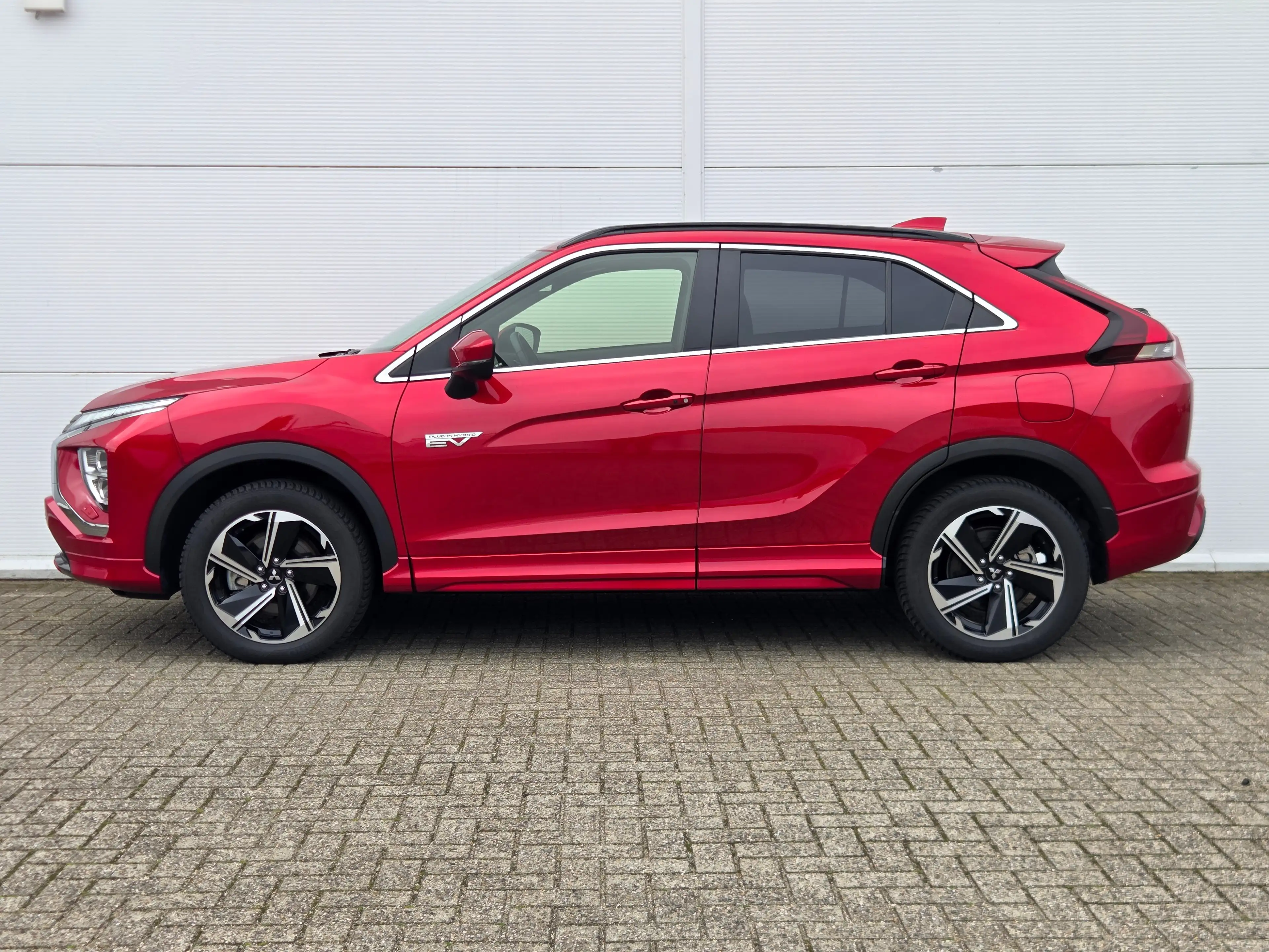 Mitsubishi Eclipse Cross 2.4 PHEV Exectutive Adaptive cruise control / appl — photo 45