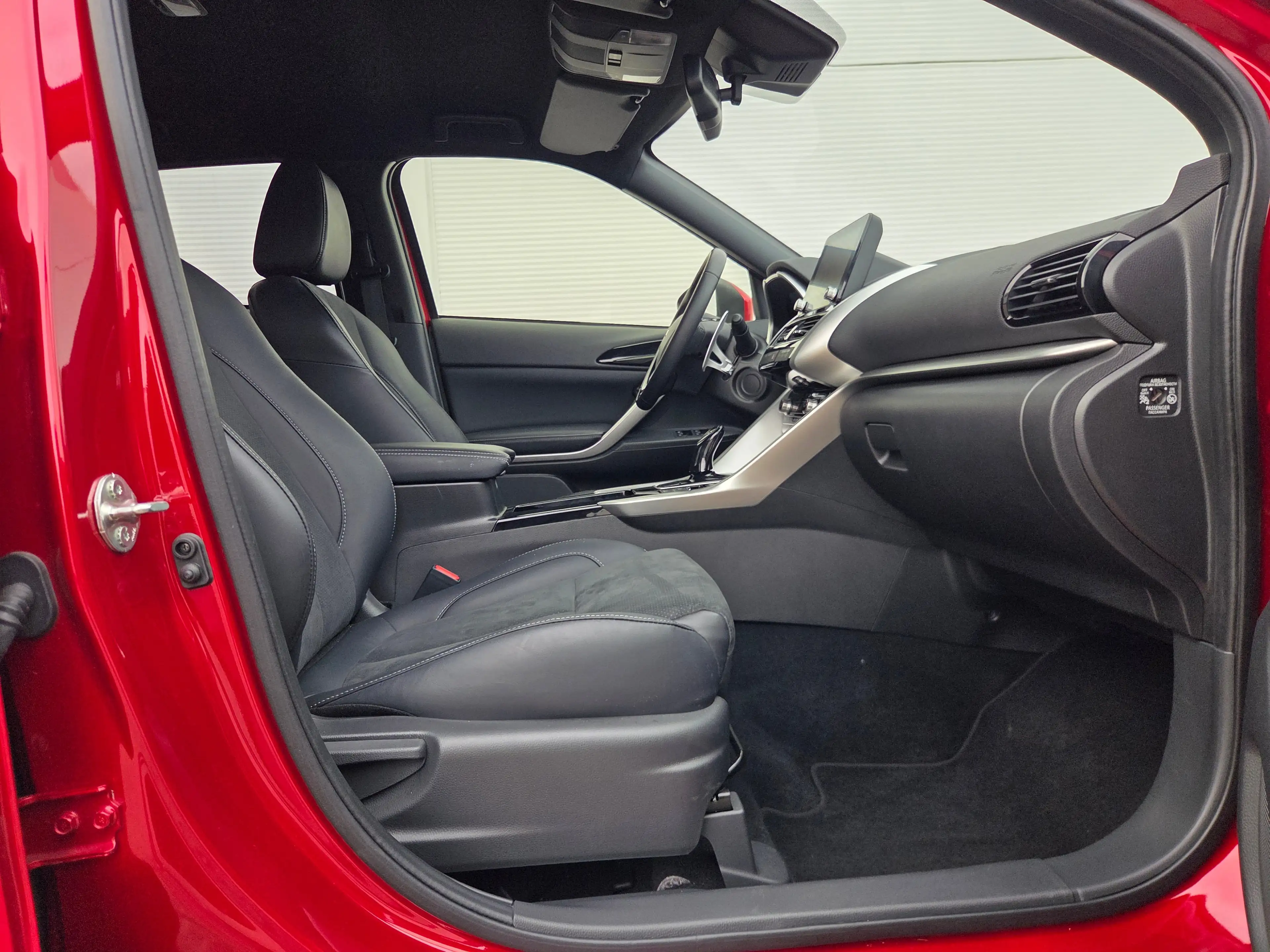 Mitsubishi Eclipse Cross 2.4 PHEV Exectutive Adaptive cruise control / appl — photo 9