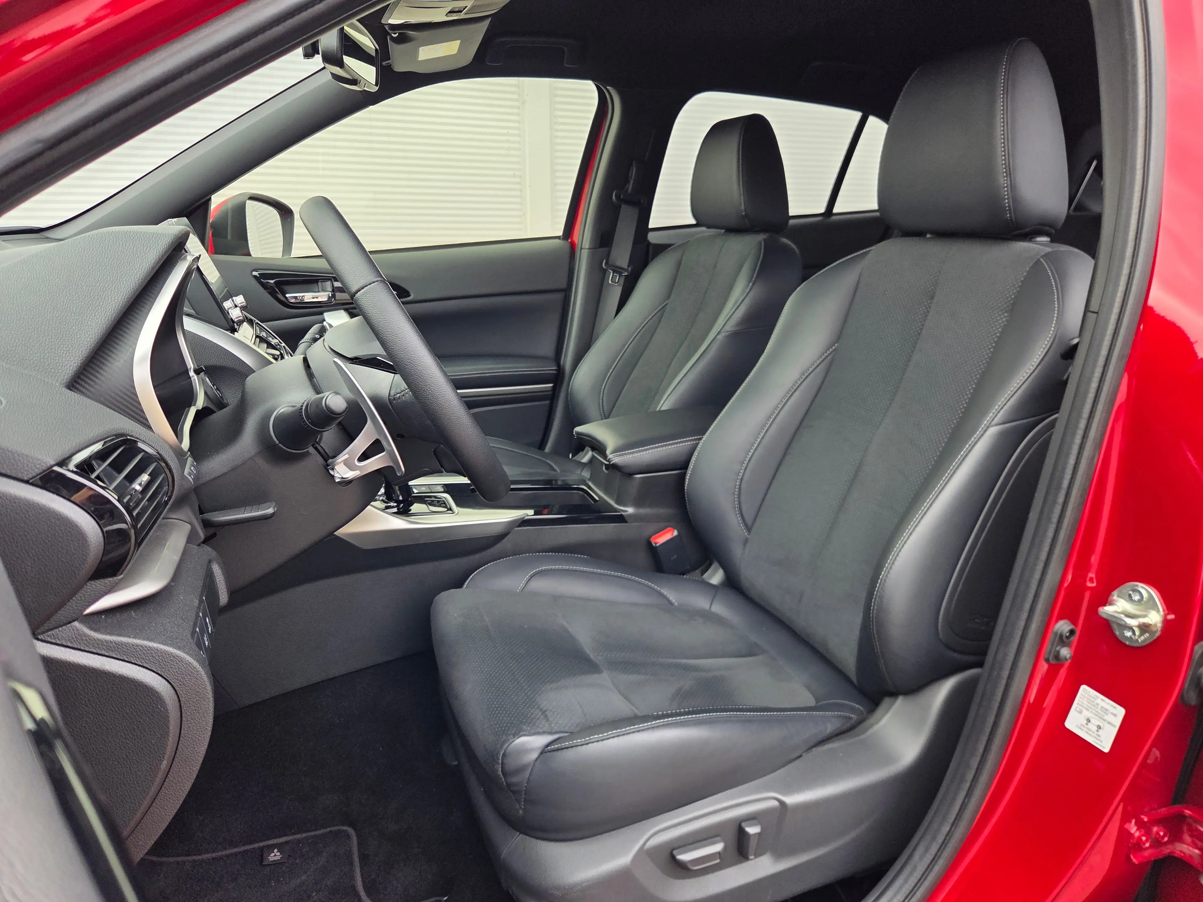 Mitsubishi Eclipse Cross 2.4 PHEV Exectutive Adaptive cruise control / appl — photo 44