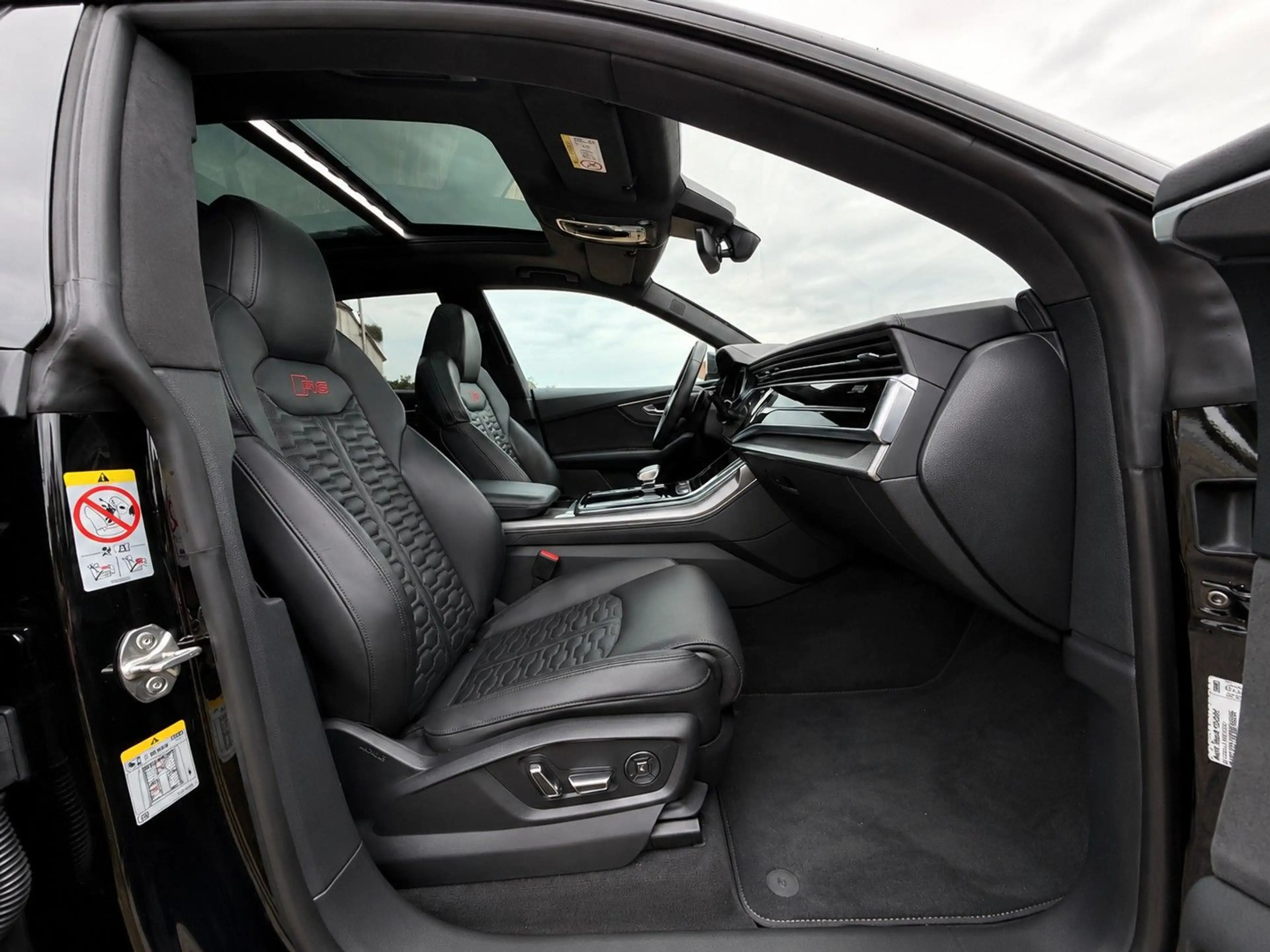 Audi RS Q8 *DYNAMIK PAKET PLUS*KERAMIK*ABSOLUT VOLL* — photo 12
