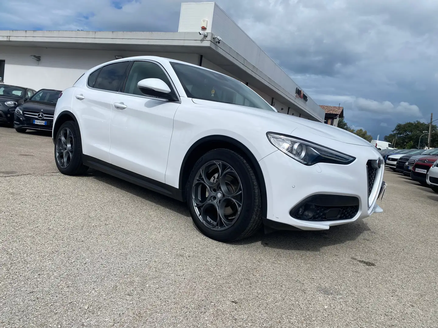 Alfa Romeo Stelvio 2.2 t Super rwd 180cv auto Bianco - 2