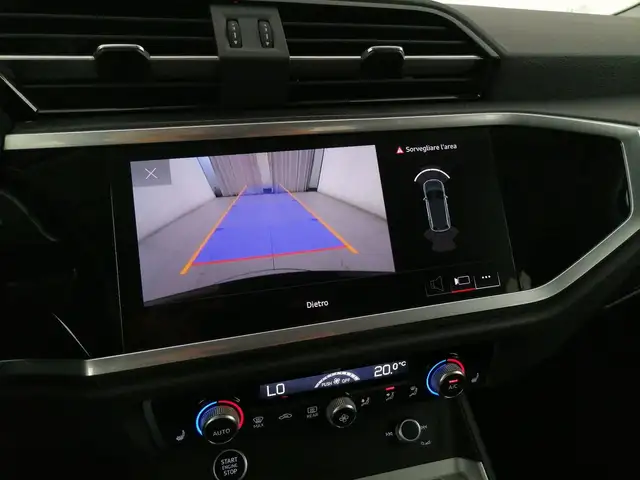 Audi Q3 view 17