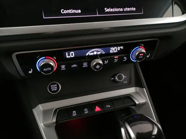 Audi Q3 view 15