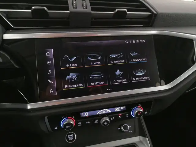 Audi Q3 view 19