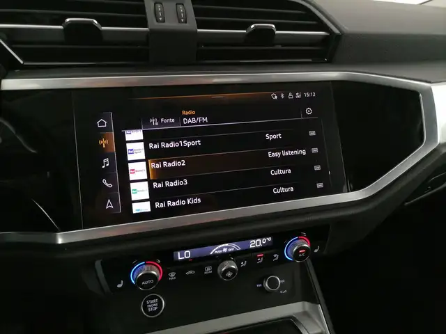 Audi Q3 view 16