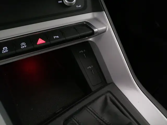 Audi Q3 view 23