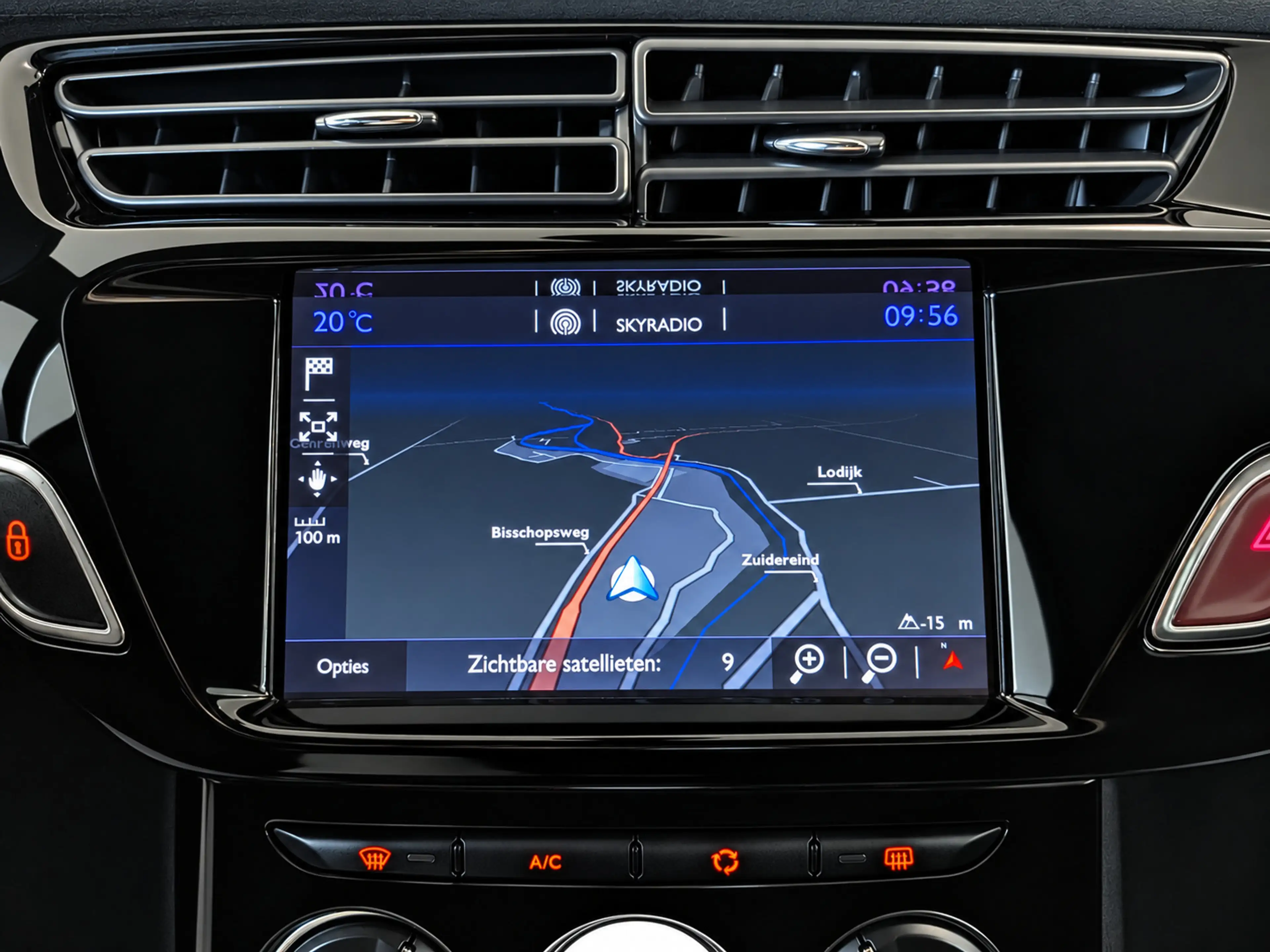 DS Automobiles DS 3 1.2 PureTech So Chic Automaat Airco, Cruise Contro — photo 17
