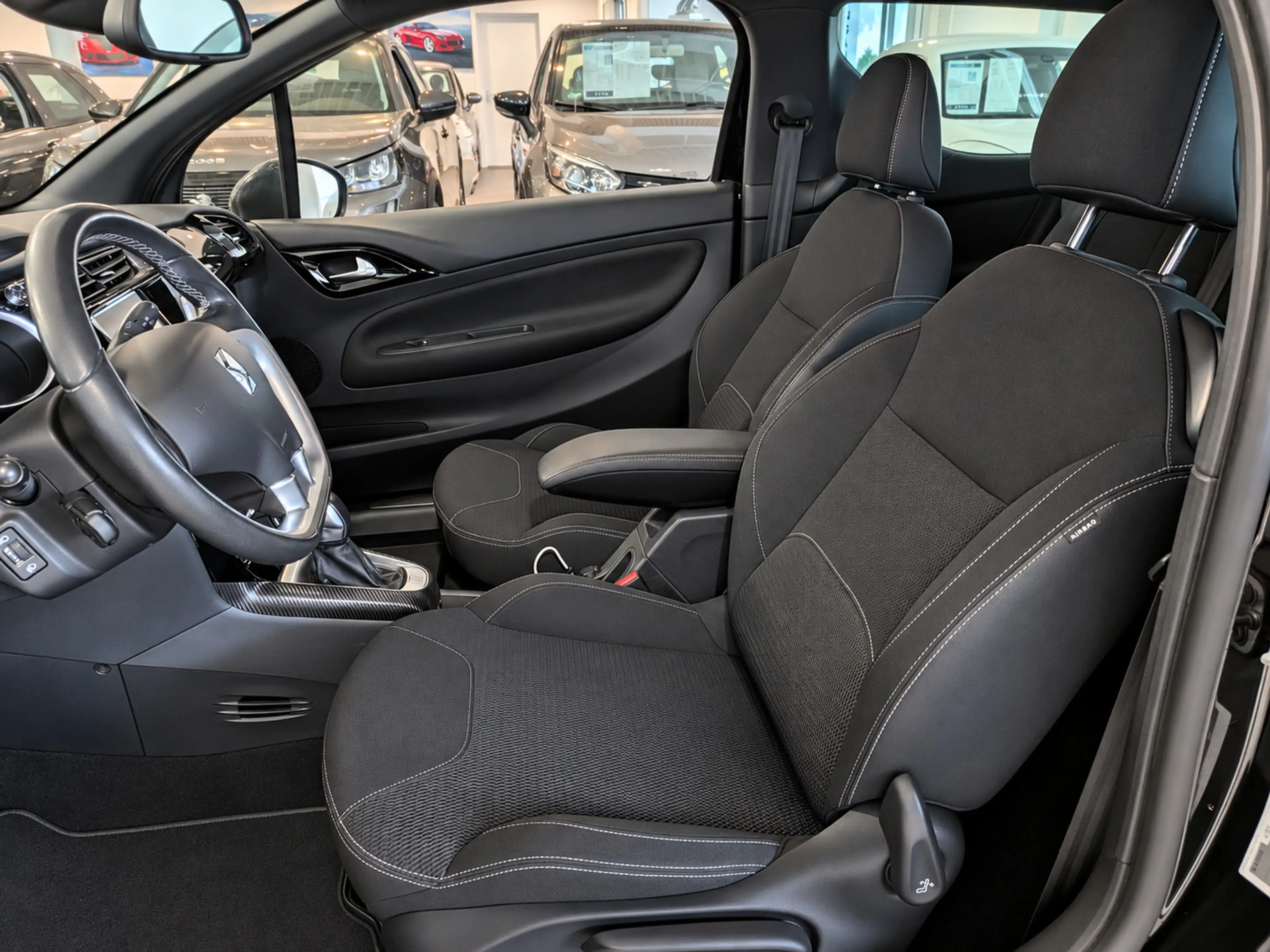 DS Automobiles DS 3 1.2 PureTech So Chic Automaat Airco, Cruise Contro — photo 6