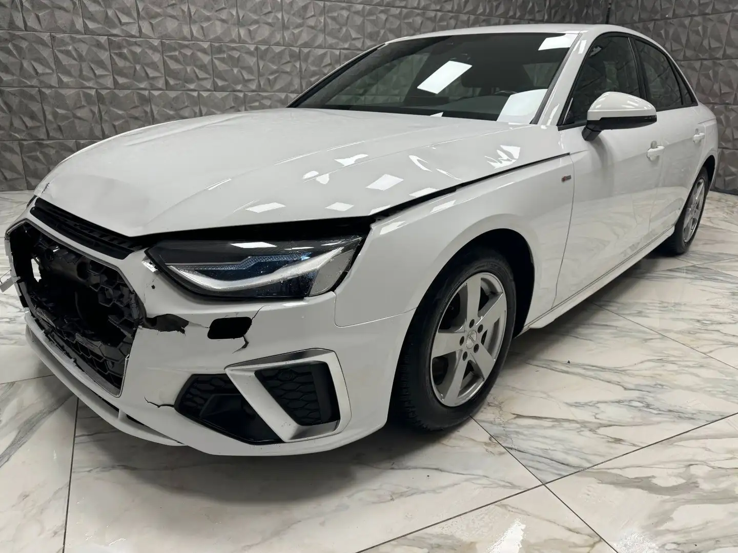 Audi A4 Lim. 30 TDI S-line Weiß - 1