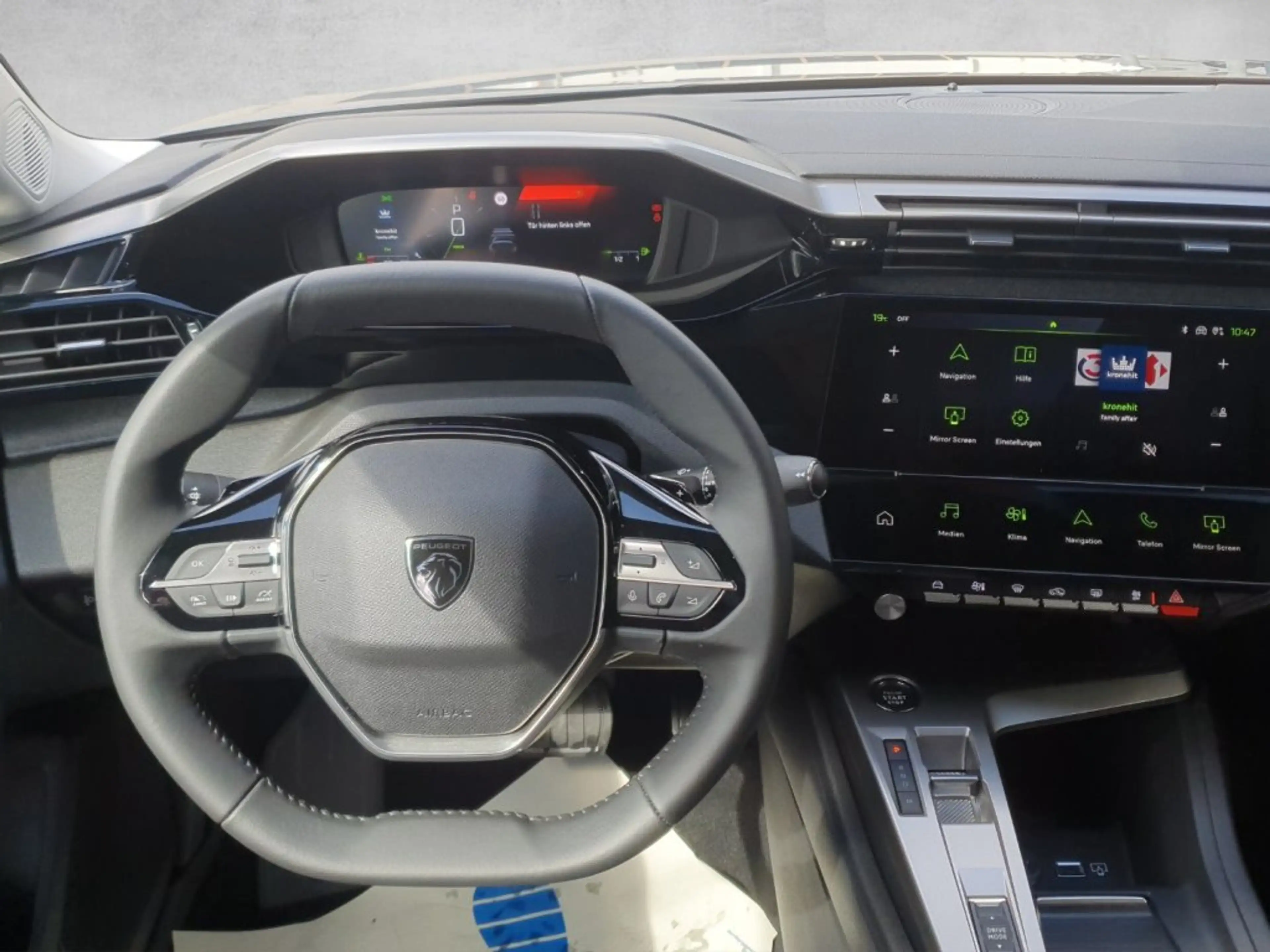 Peugeot 308 Allure MHEV 145 e-DCS6 — photo 11