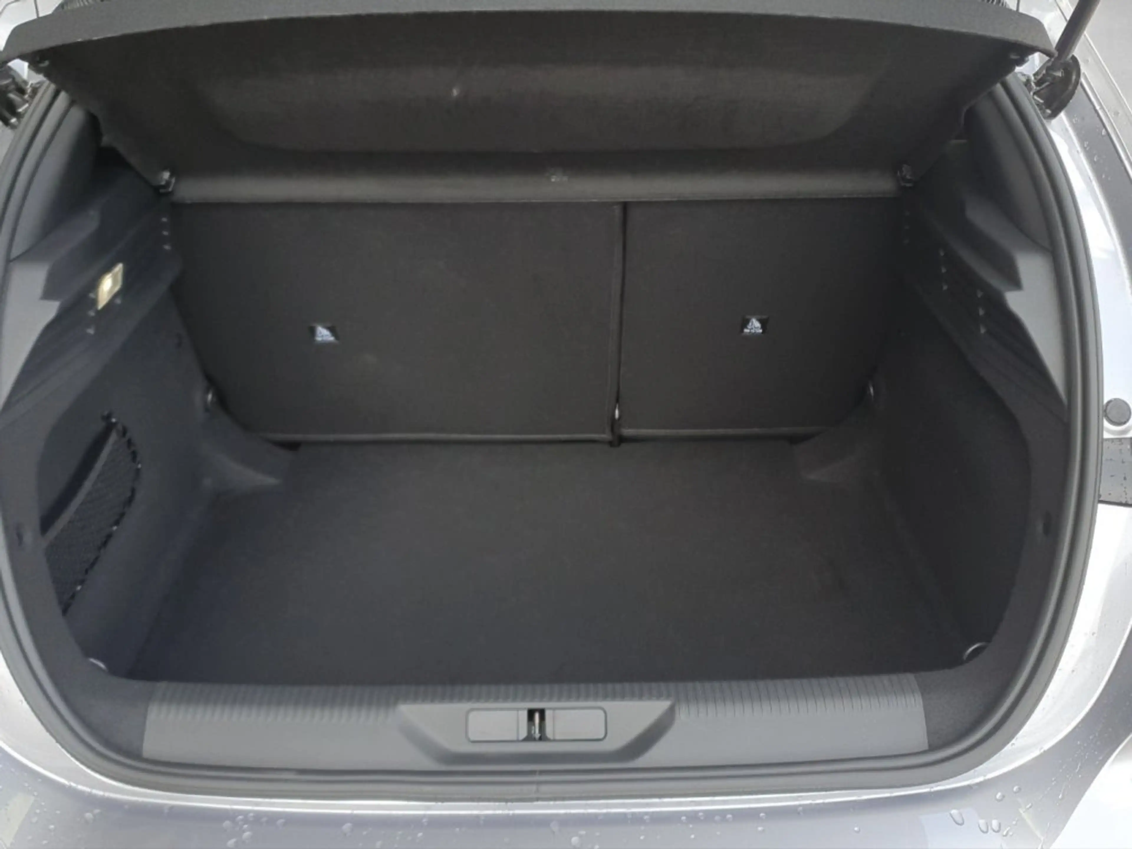 Peugeot 308 Allure MHEV 145 e-DCS6 — photo 20