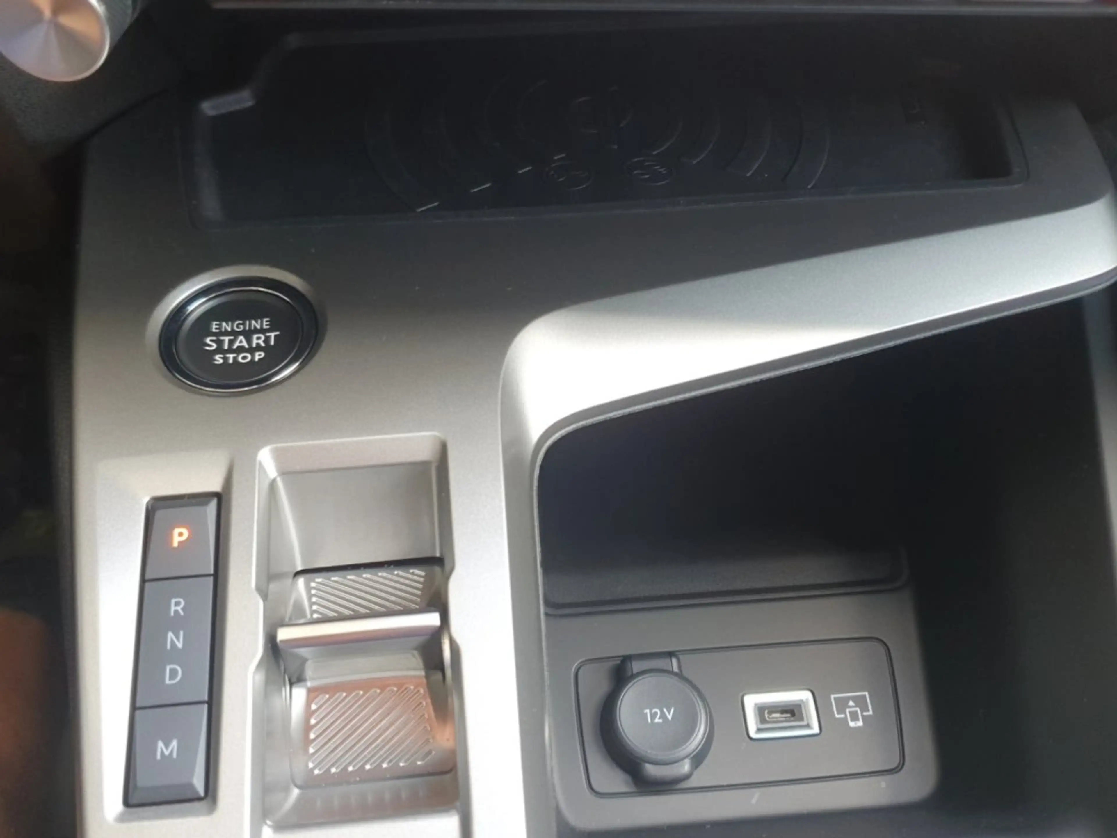 Peugeot 308 Allure MHEV 145 e-DCS6 — photo 18