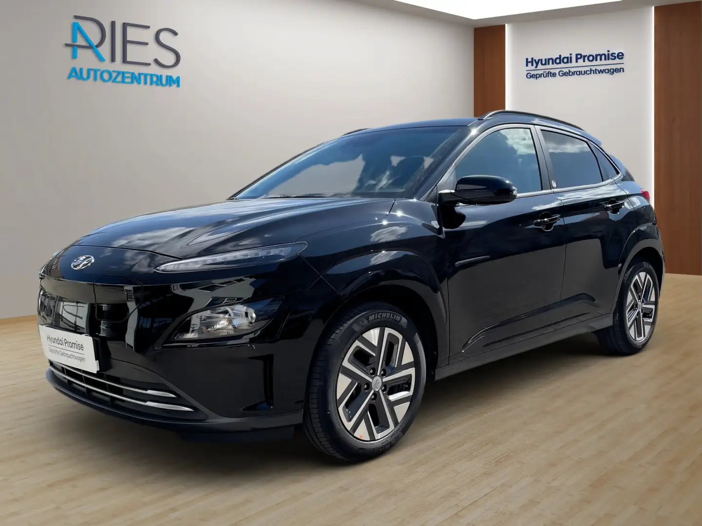 Hyundai KONA Edition 30+ Elektro *KlimaA*Navi*SoundSys Schwarz - 1