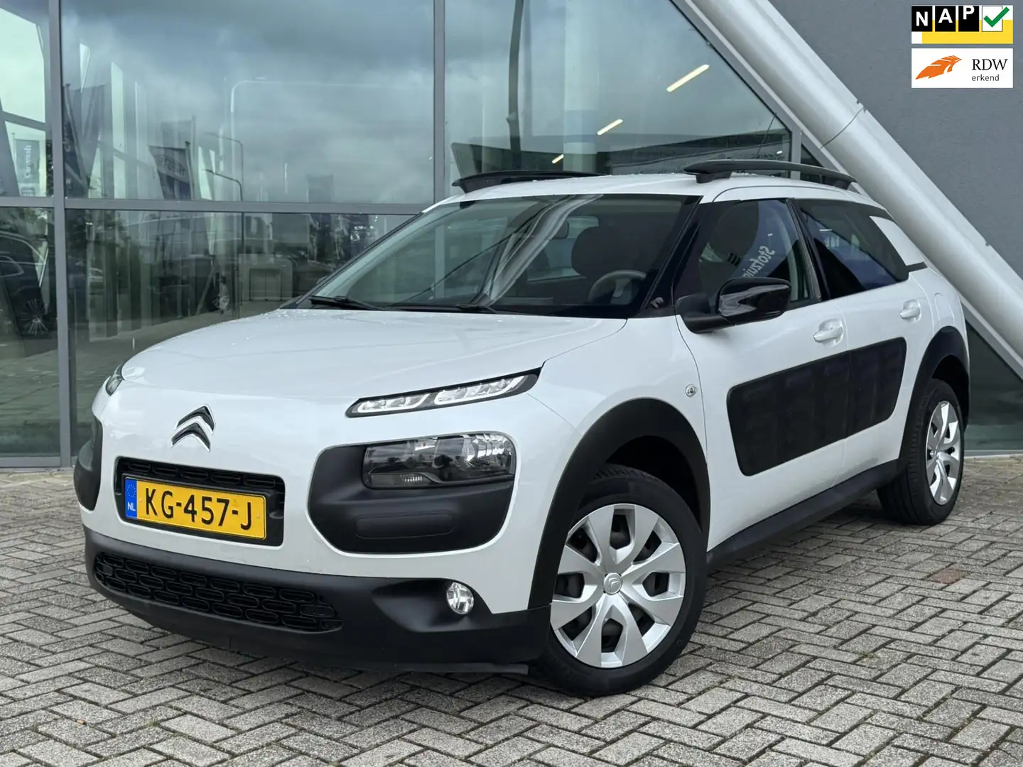 Citroen C4 Cactus 1.2 PureTech Business Camera / Navigatie / Cruise Білий - 1