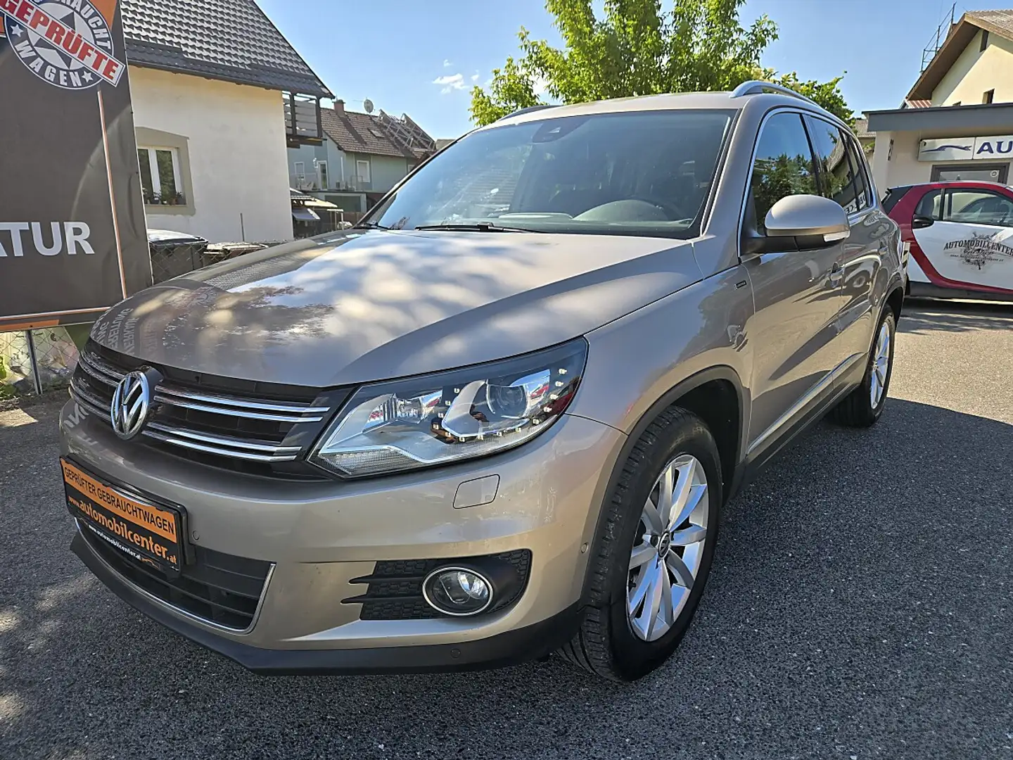 Volkswagen Tiguan 2,0 TDI SCR Lounge Gold - 1