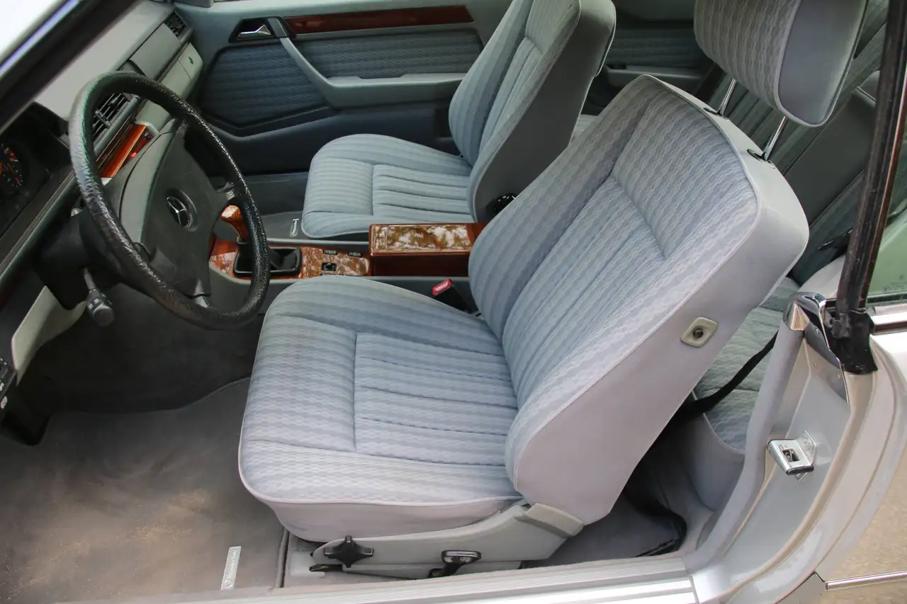 Mercedes-Benz CE 230 Oldtimer H-Kennz., W 124, 5 Gang Schaltgetriebe, foto 9