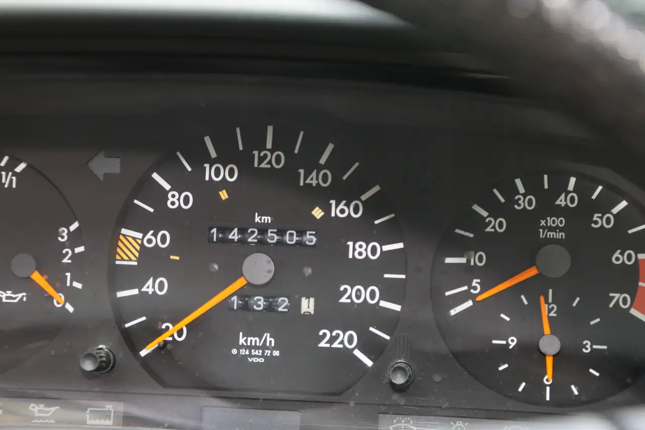 Mercedes-Benz CE 230 Oldtimer H-Kennz., W 124, 5 Gang Schaltgetriebe, foto 7