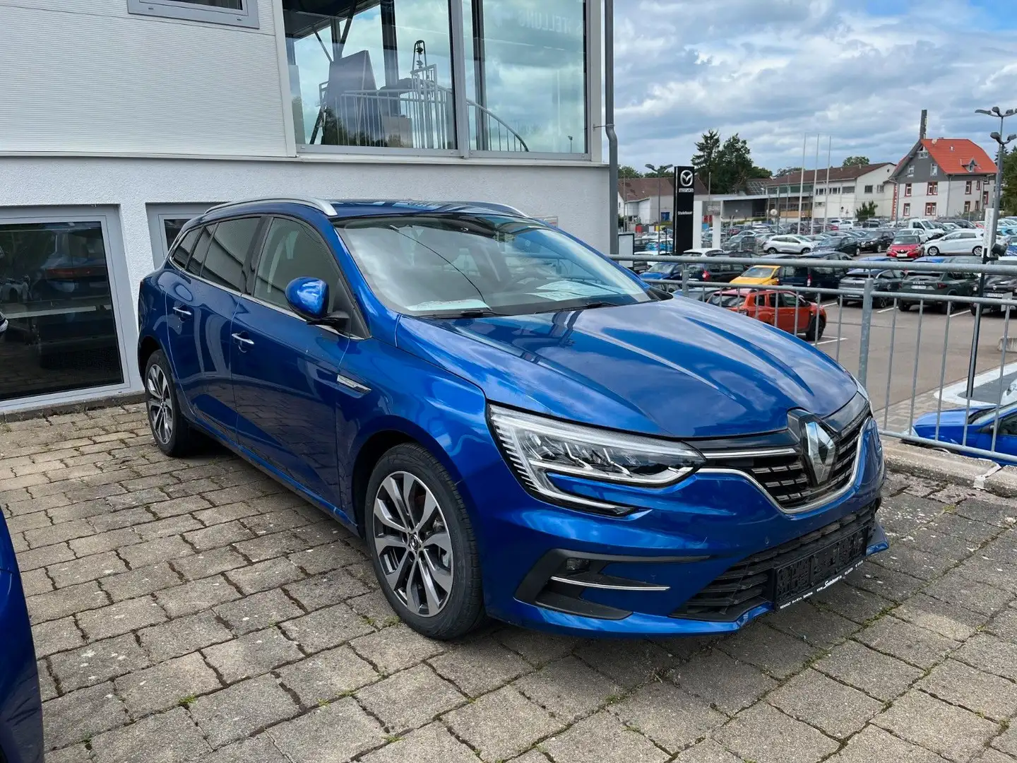 Renault Megane IV Grandtour Techno Tce 140 EDC Blau - 1