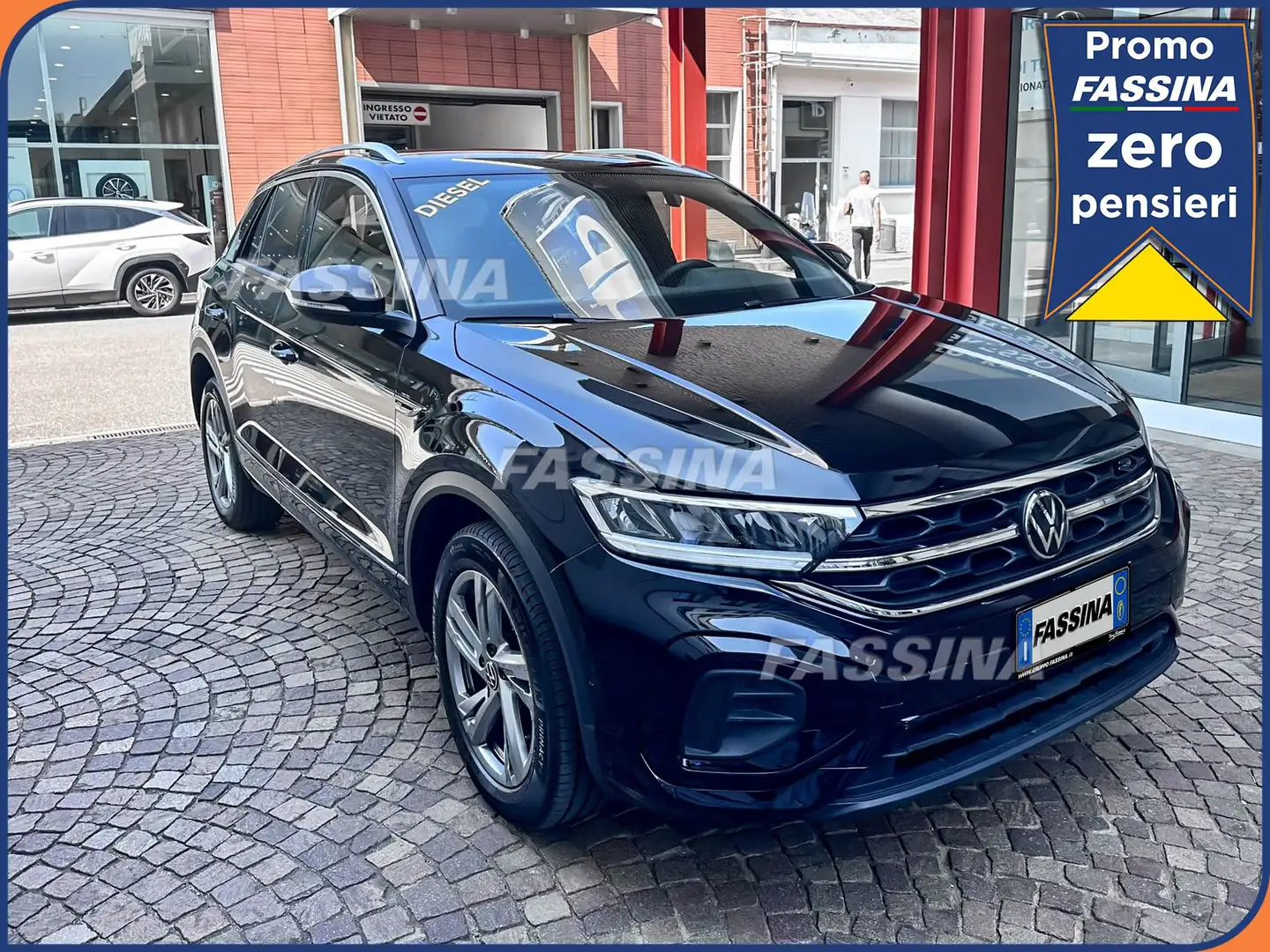 Volkswagen T-Roc 2.0 TDI R-Line 115 cv Nero - 1