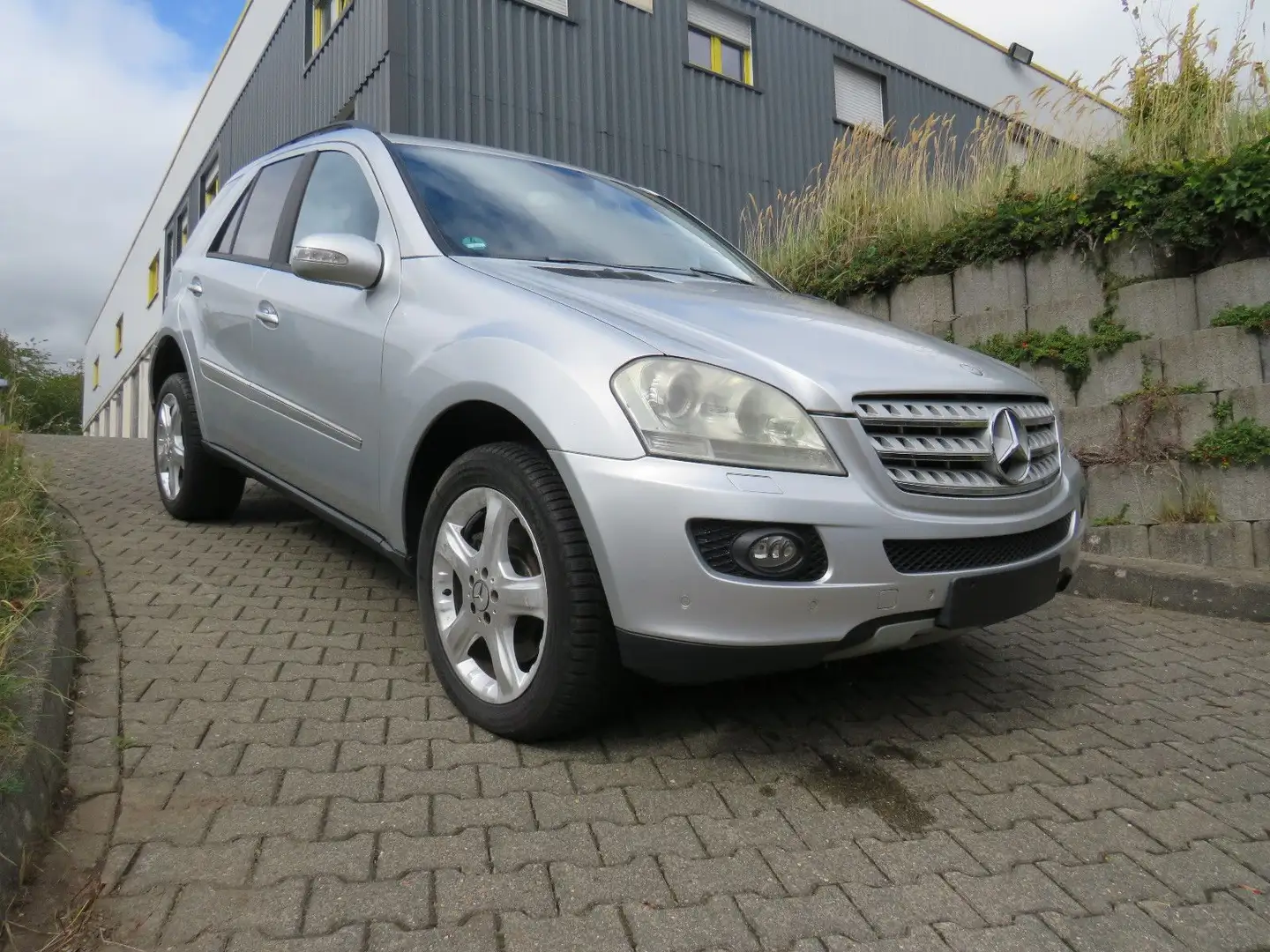 Mercedes-Benz ML 500 *NAVI*LUFTFED*XENON* Silber - 1