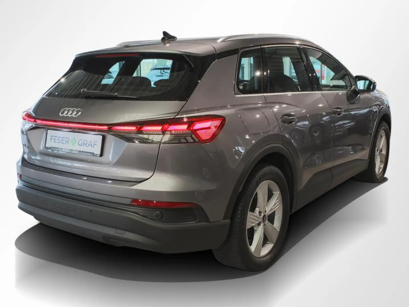 Audi Q4 e-tron 40 S line Int. Matrix Navi Pano Sitzh. Grau - 2