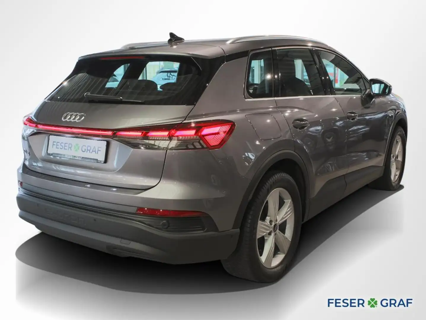 Audi Q4 e-tron 40 S line Int. Matrix Navi Pano Sitzh. Grau - 2