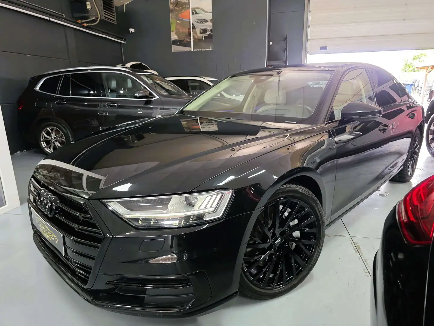 Audi A8 3.0 V6 TFSI Quattro AUTO FULL BLACK MATRIX CAM 6B Noir - 1
