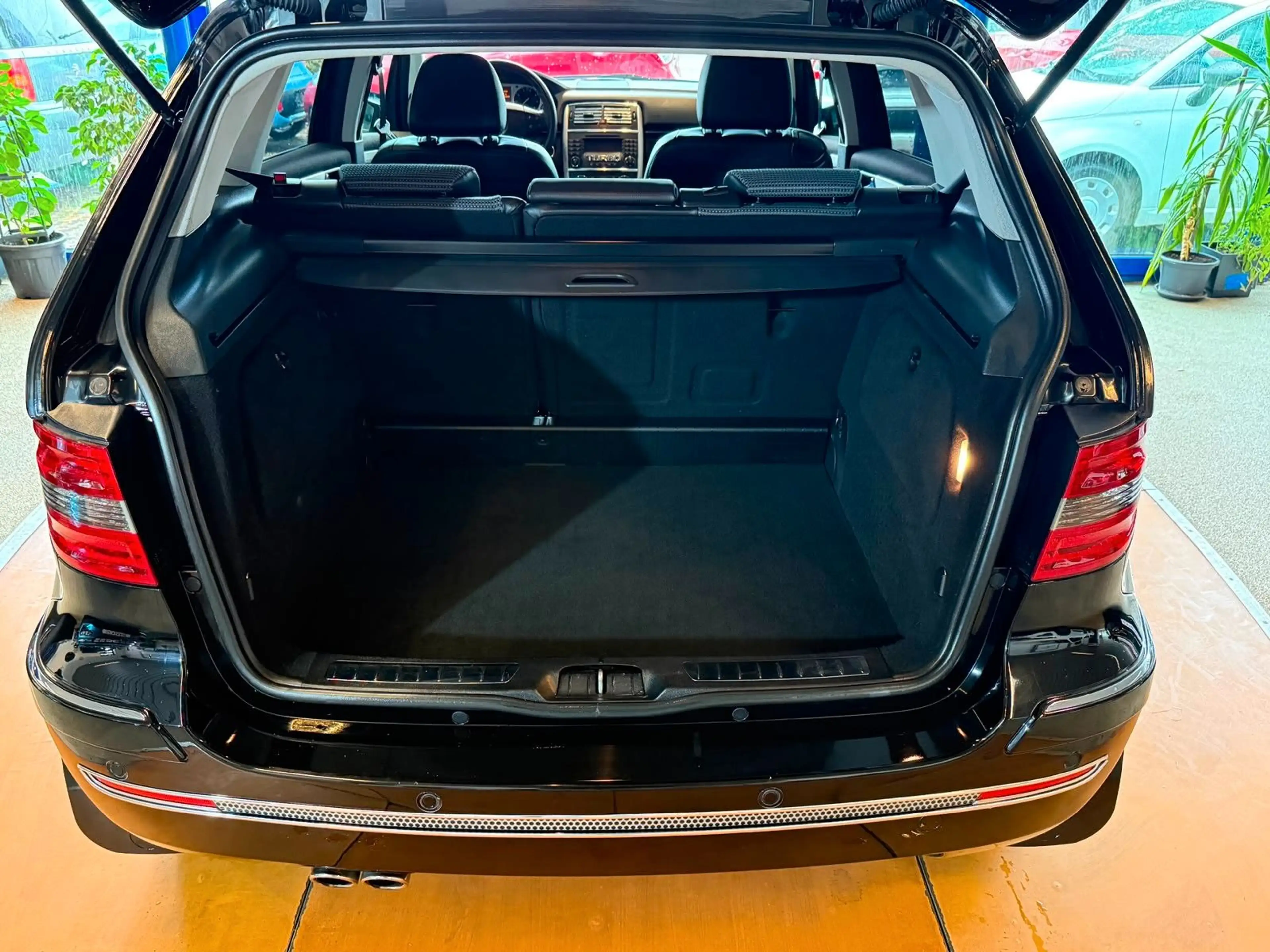 Mercedes-Benz B 200 Turbo Automatik / Teilleder / Navi — photo 11
