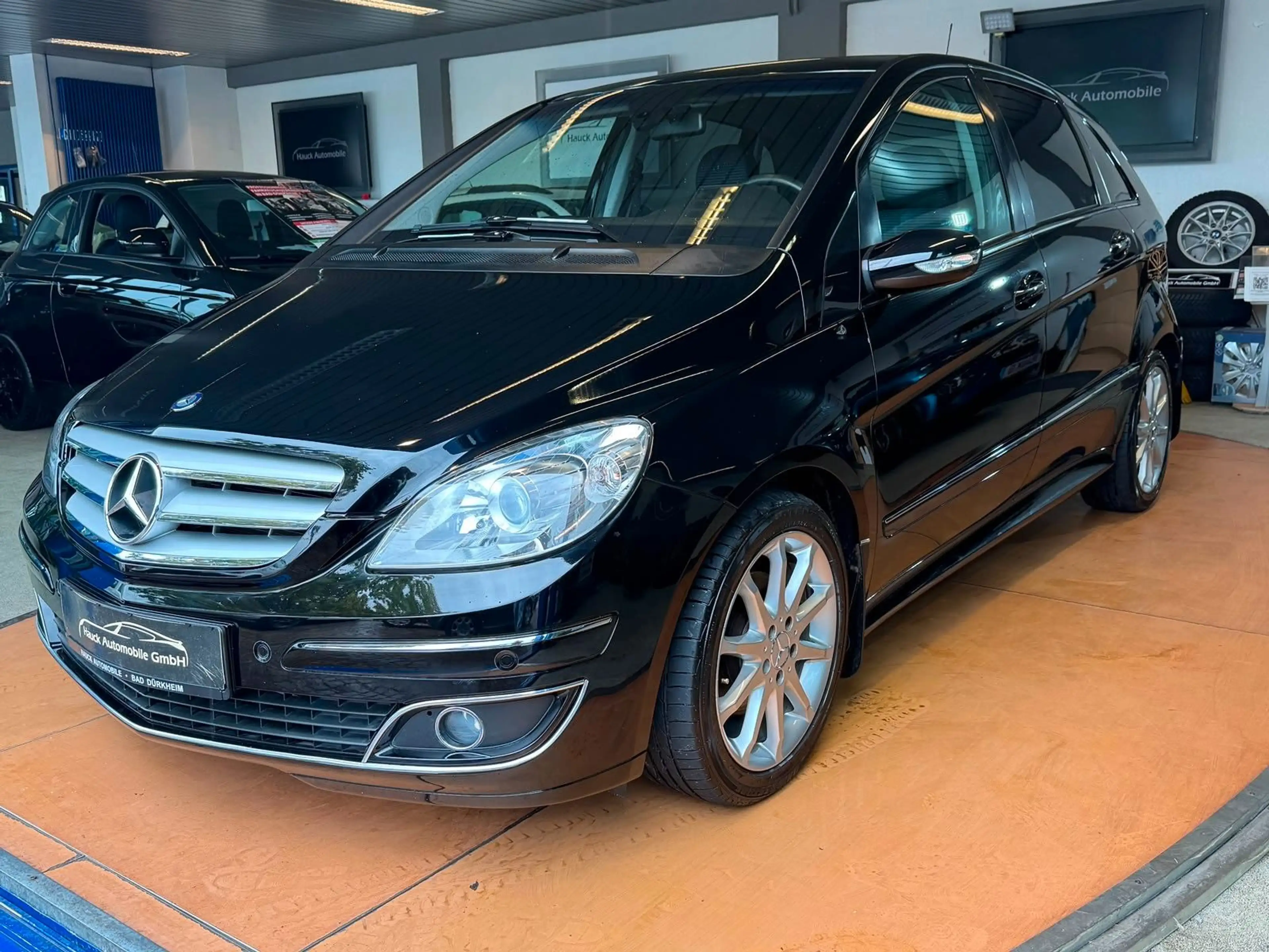 Mercedes-Benz B 200 Turbo Automatik / Teilleder / Navi