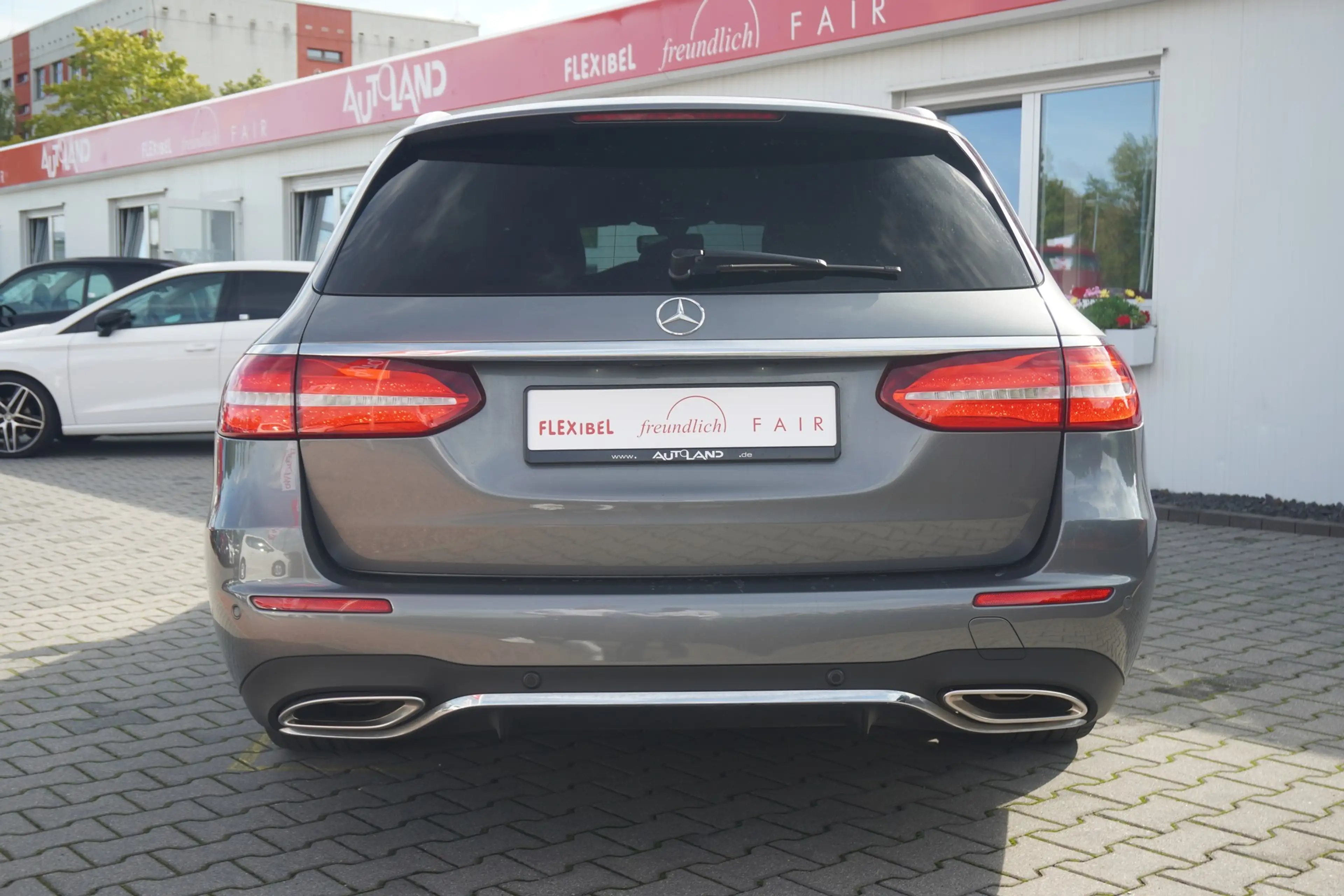 Mercedes-Benz E 200 E200 T-Modell AMG Line LED Navi Tempomat DAB — photo 4