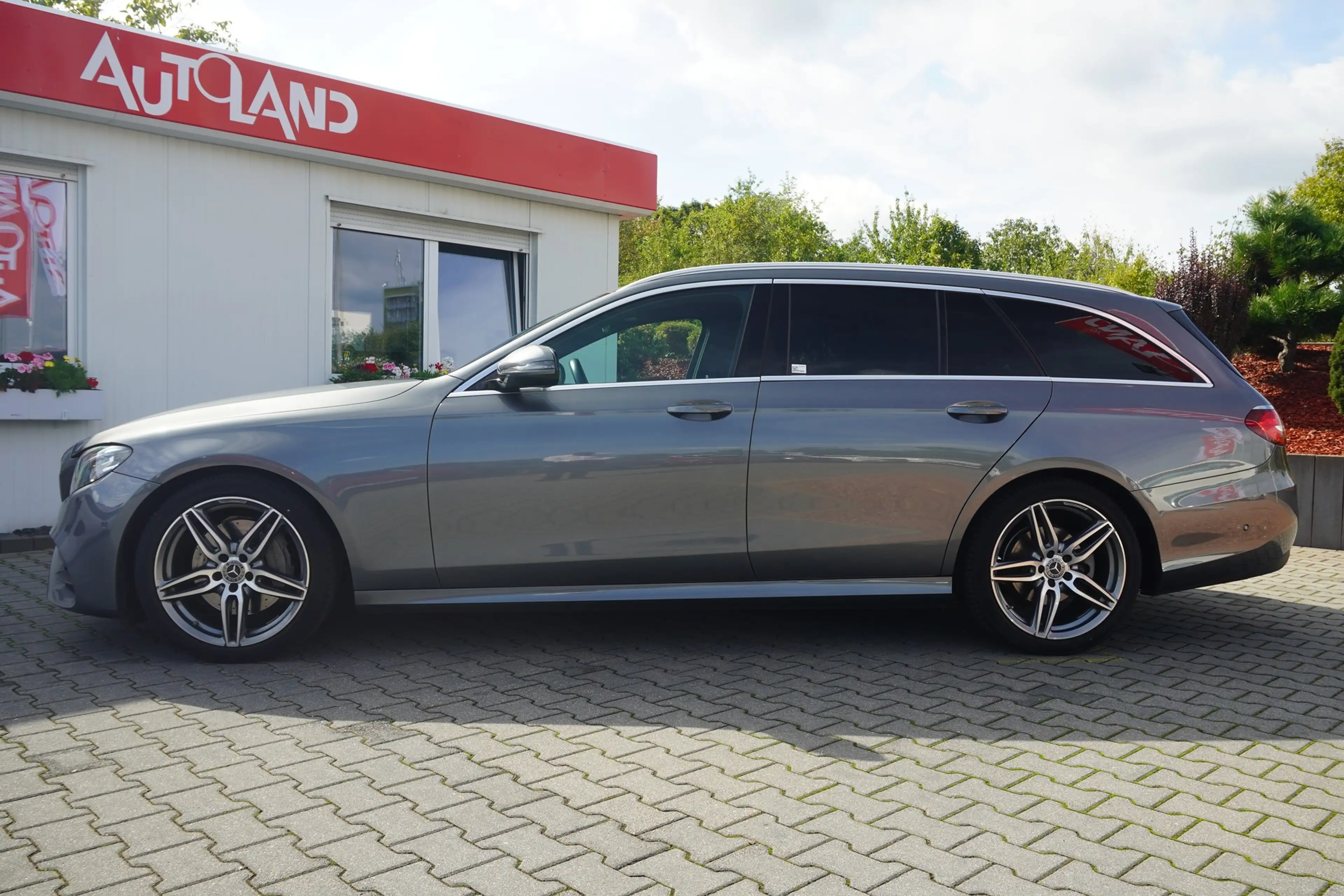 Mercedes-Benz E 200 E200 T-Modell AMG Line LED Navi Tempomat DAB — photo 2