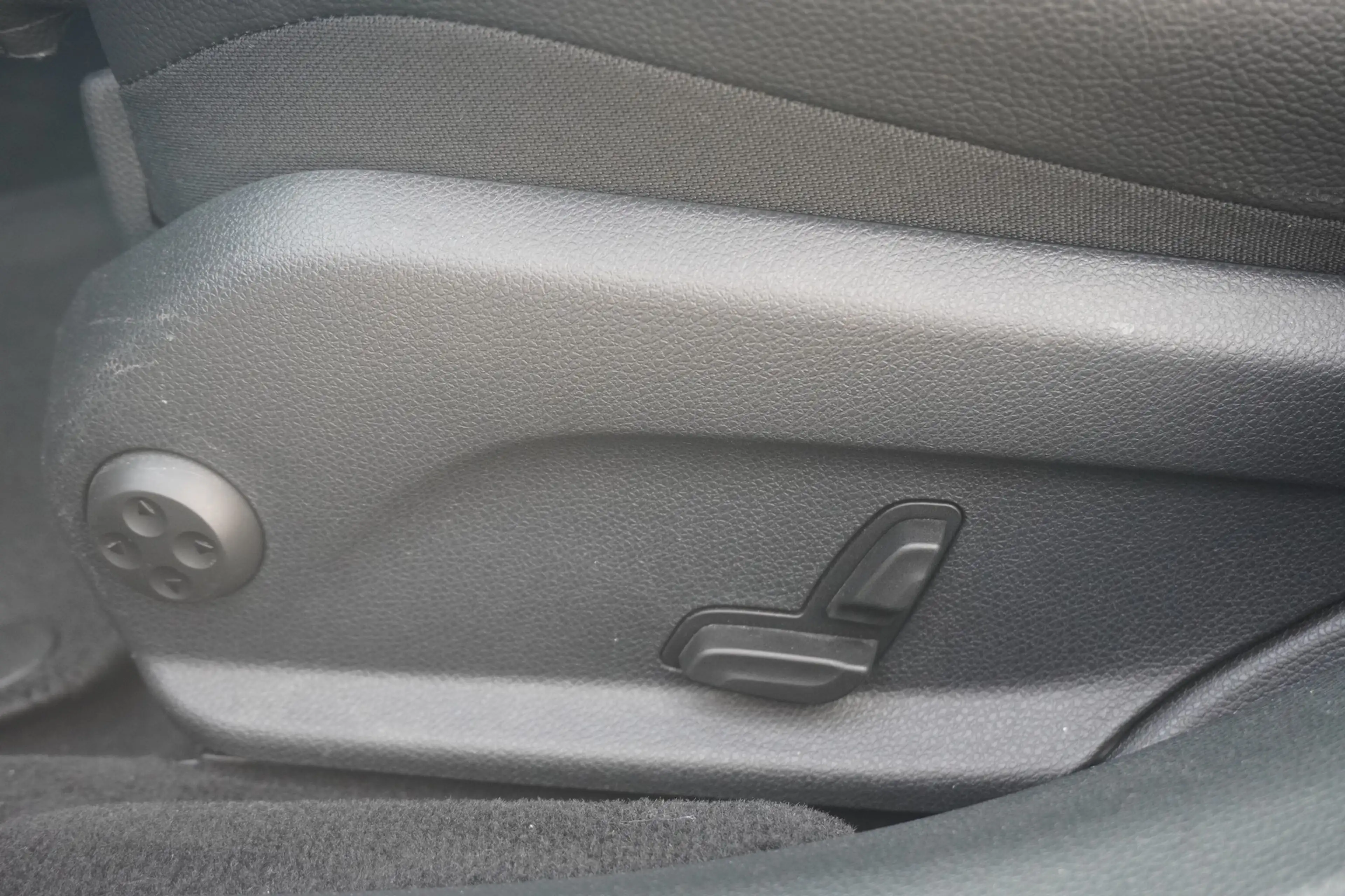 Mercedes-Benz E 200 E200 T-Modell AMG Line LED Navi Tempomat DAB — photo 14