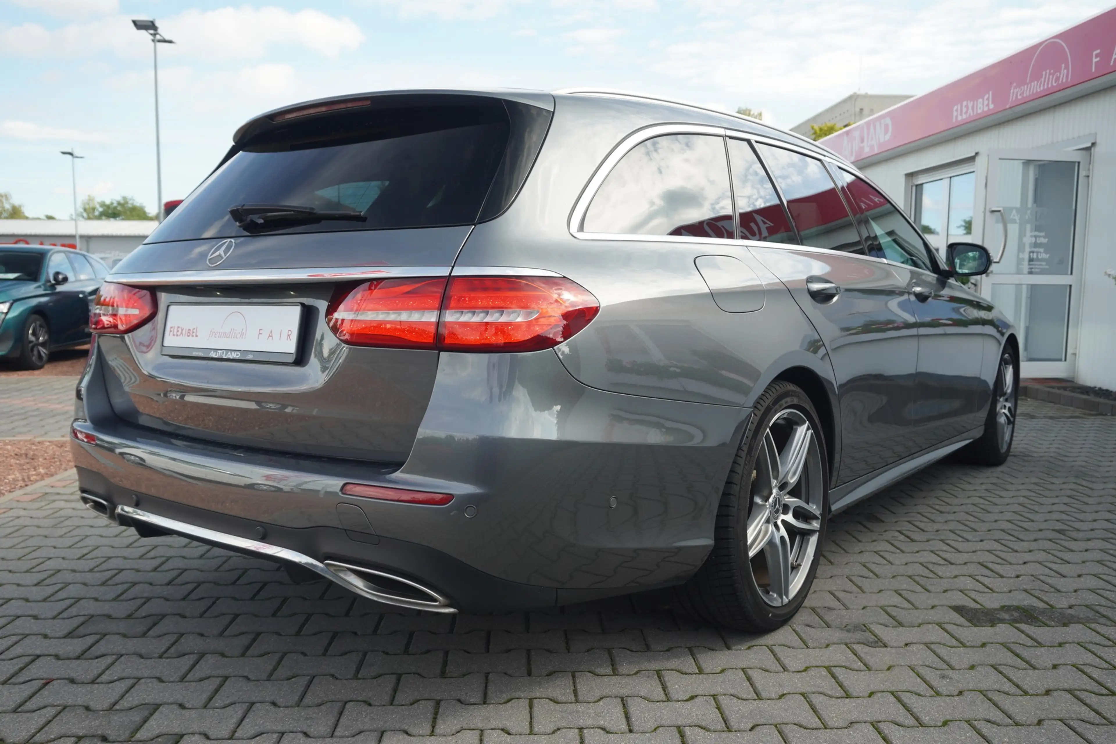 Mercedes-Benz E 200 E200 T-Modell AMG Line LED Navi Tempomat DAB — photo 5