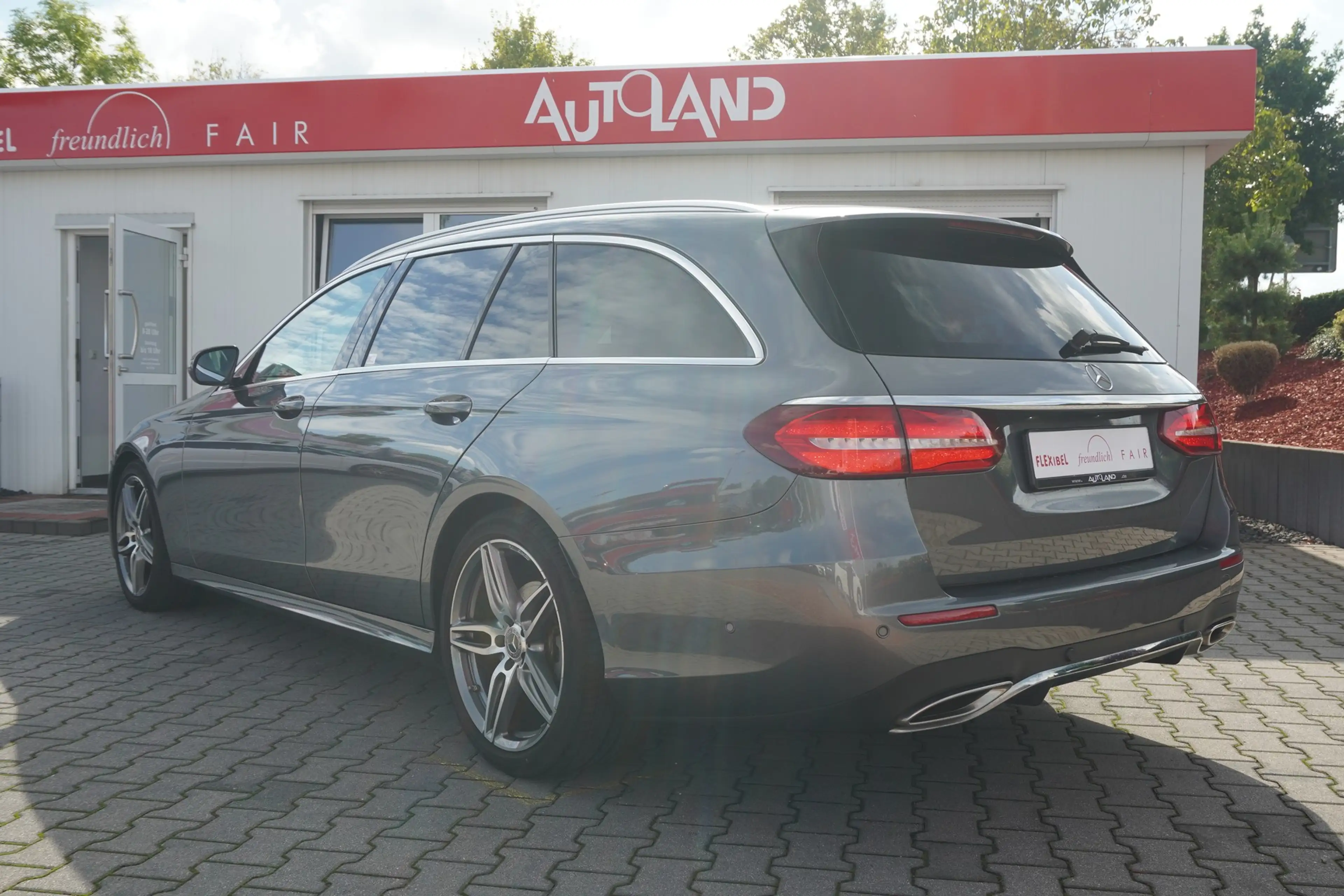 Mercedes-Benz E 200 E200 T-Modell AMG Line LED Navi Tempomat DAB — photo 3