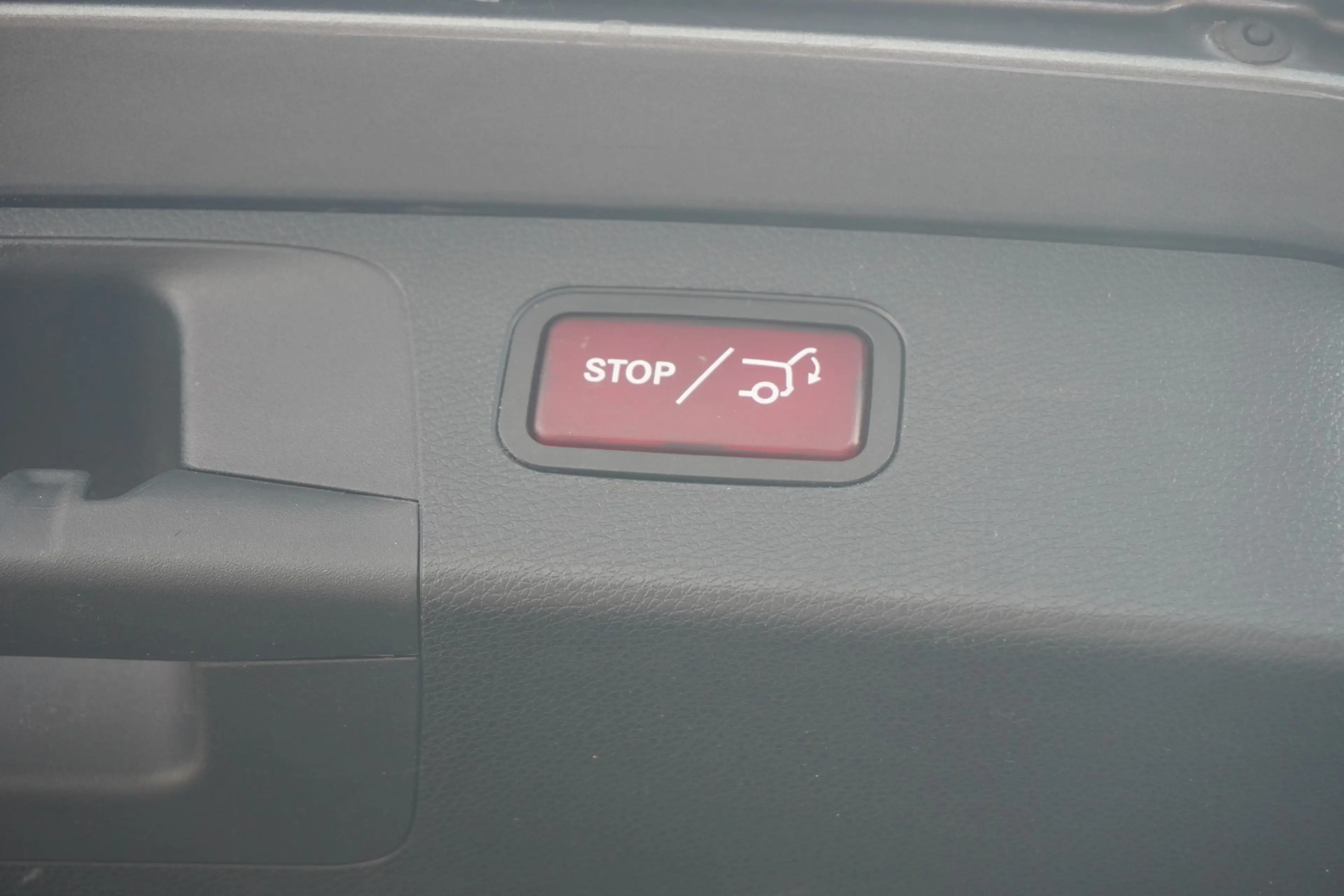 Mercedes-Benz E 200 E200 T-Modell AMG Line LED Navi Tempomat DAB — photo 10