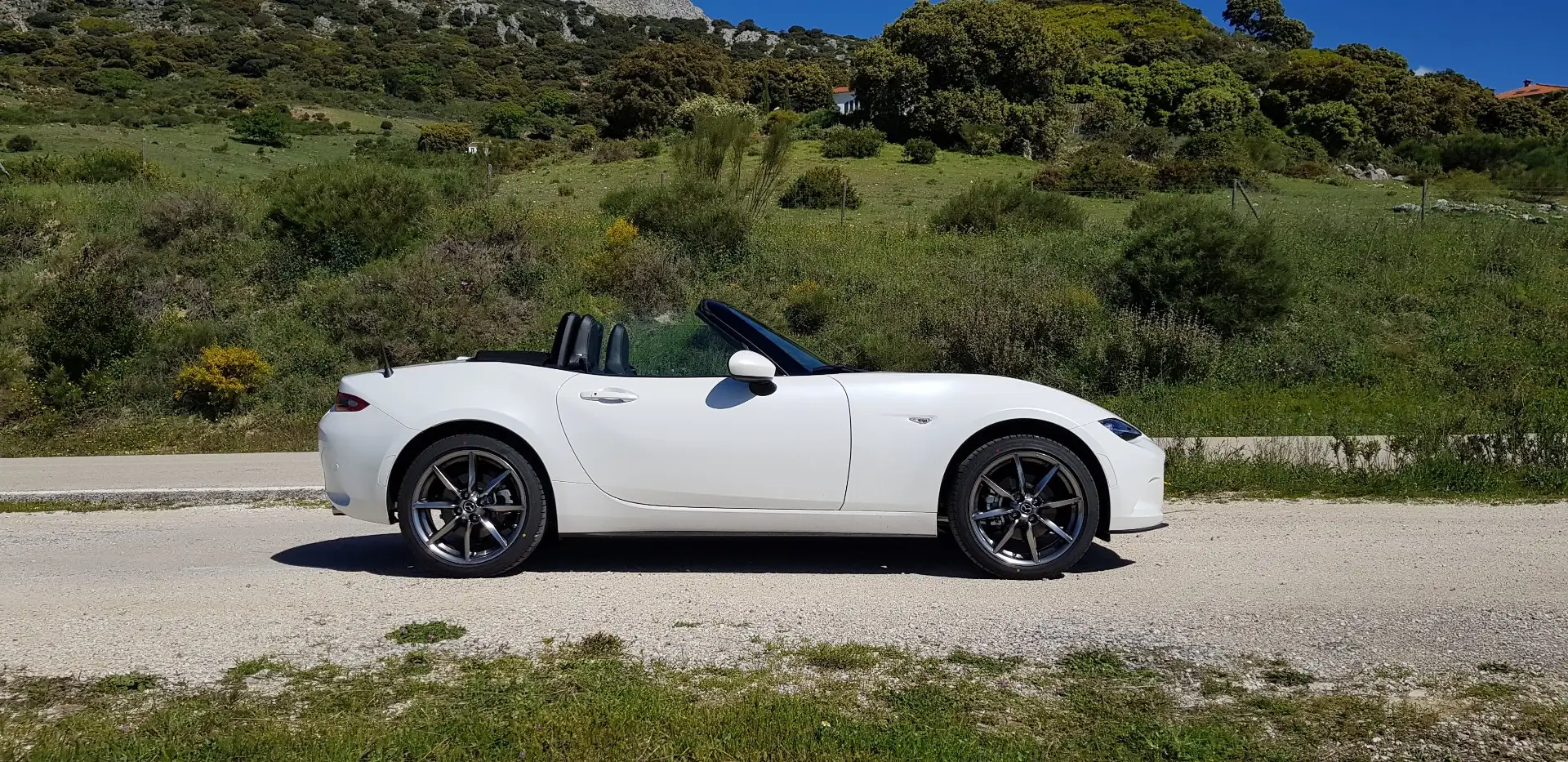Mazda MX-5 ST 2.0 Skyactiv-G i-Stop i-Eloop Zenith - 1