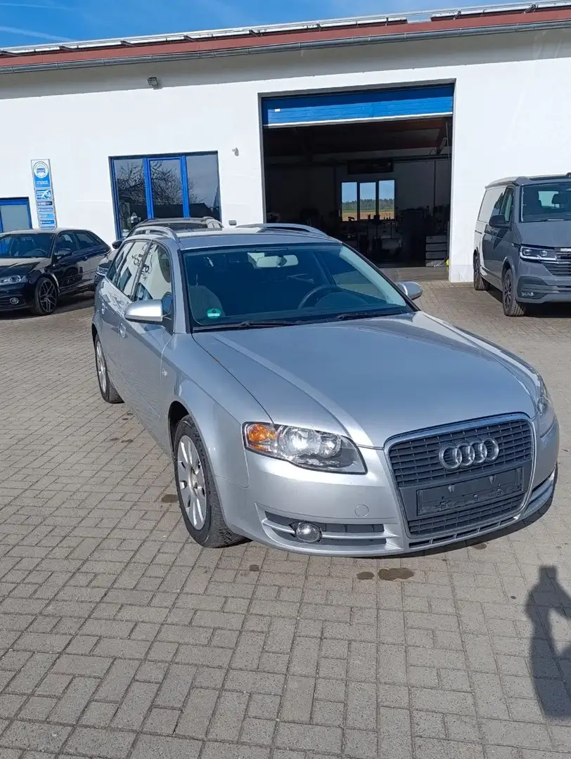 Audi A4 Avant 2.0 TDI Silber - 1