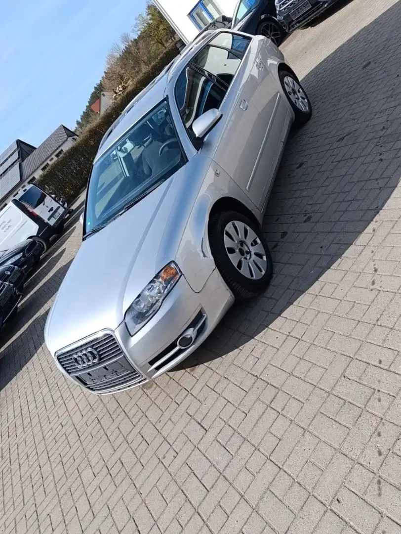 Audi A4 Avant 2.0 TDI Silber - 2