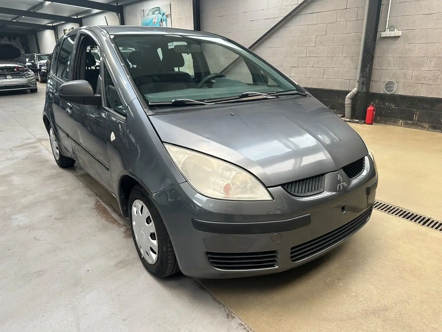 Mitsubishi Colt Colt 1.1i 12v siva - 1