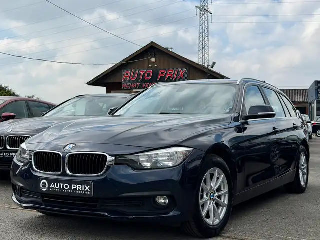 BMW 318 d Touring Navi PDC LED Face Lift 1Er Main Carnet