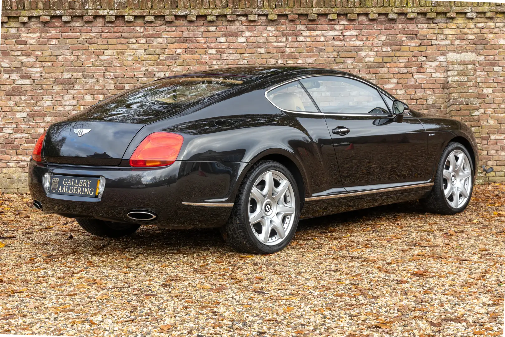 Bentley Continental GT W12 Mulliner "The Mulliner Driving Specification" Schwarz - 2